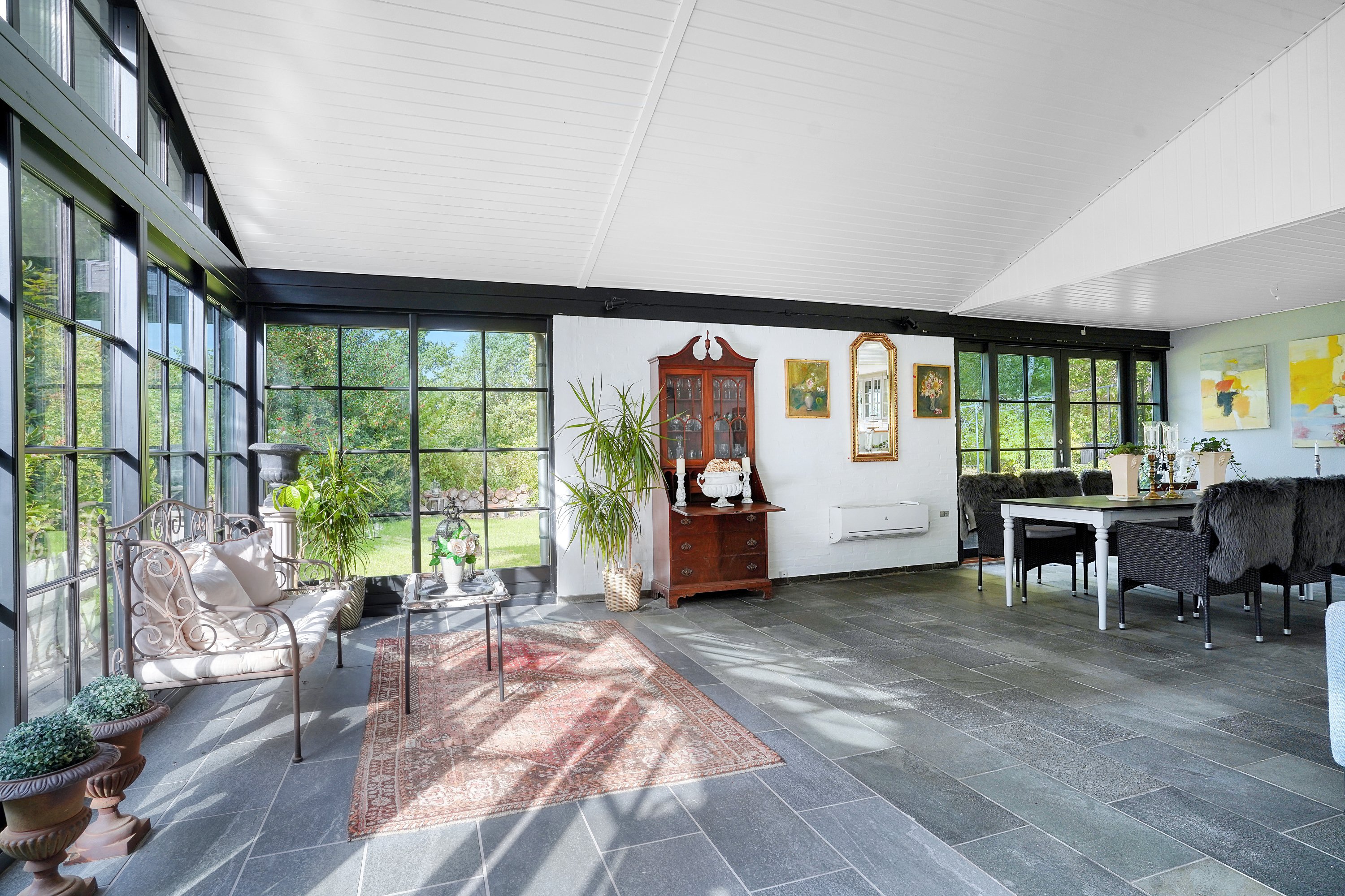 Fremhævet stue billede i fuldskærmstilstand. Billede af Nordre Strandvej 447A, 3100 Hornbæk