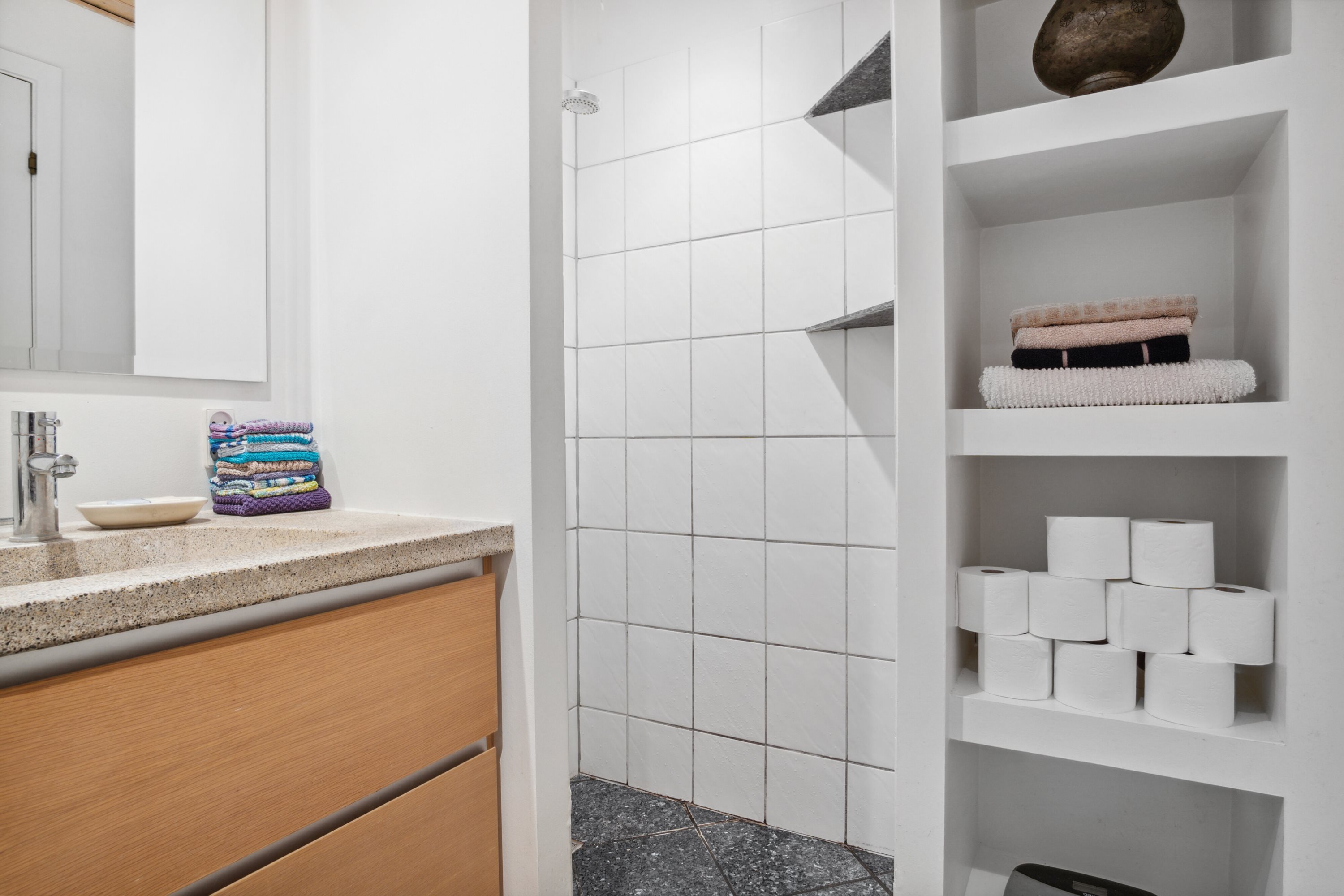 Fremhævet badeværelse billede i fuldskærmstilstand. Billede af Nagelsvej 18, st.. 1., Skåde, 8270 Højbjerg