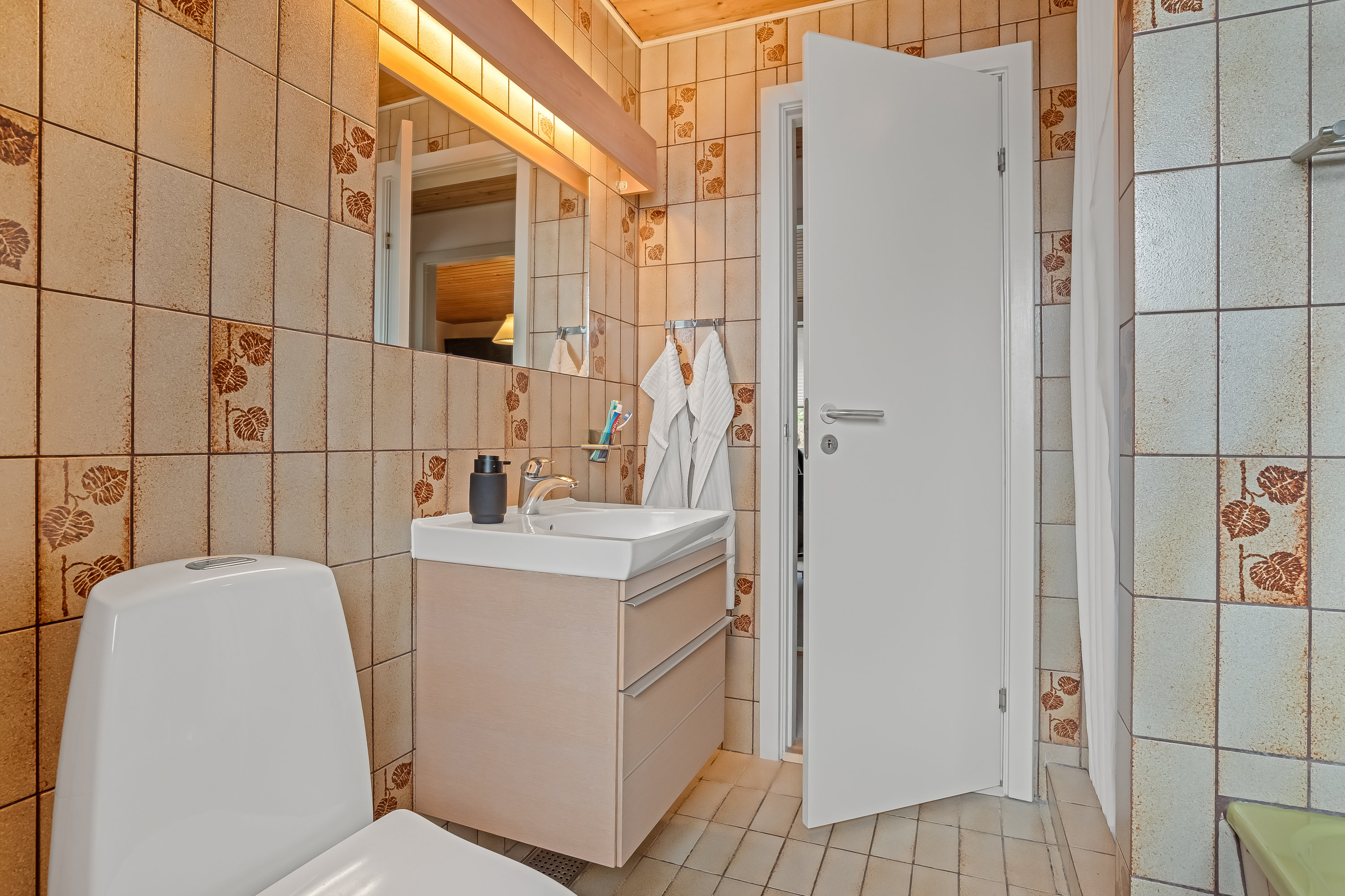 Fremhævet badeværelse billede i fuldskærmstilstand. Billede af Oluf Rings Vej 18, 7500 Holstebro