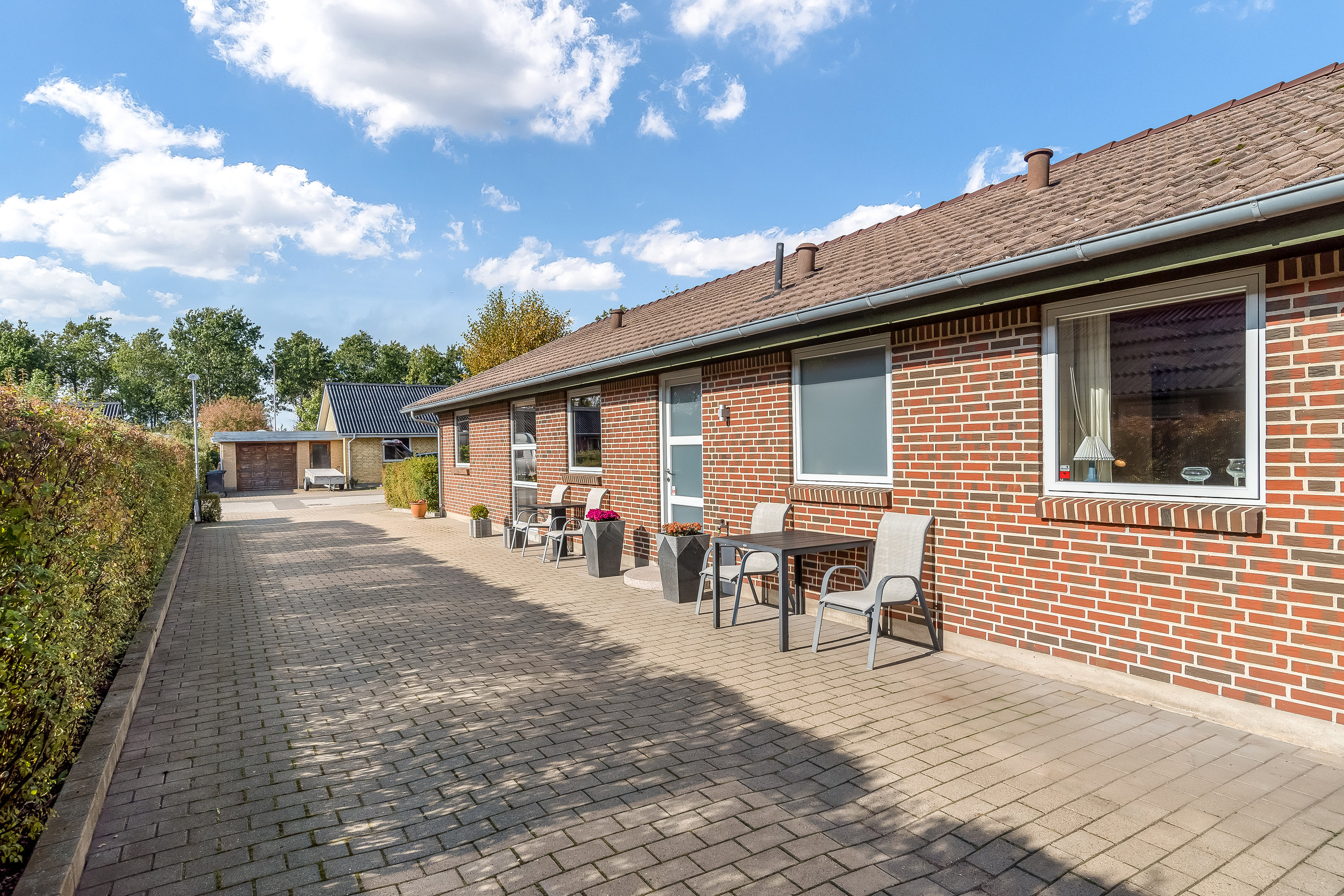 Fremhævet indkørsel billede i fuldskærmstilstand. Billede af Oluf Rings Vej 18, 7500 Holstebro