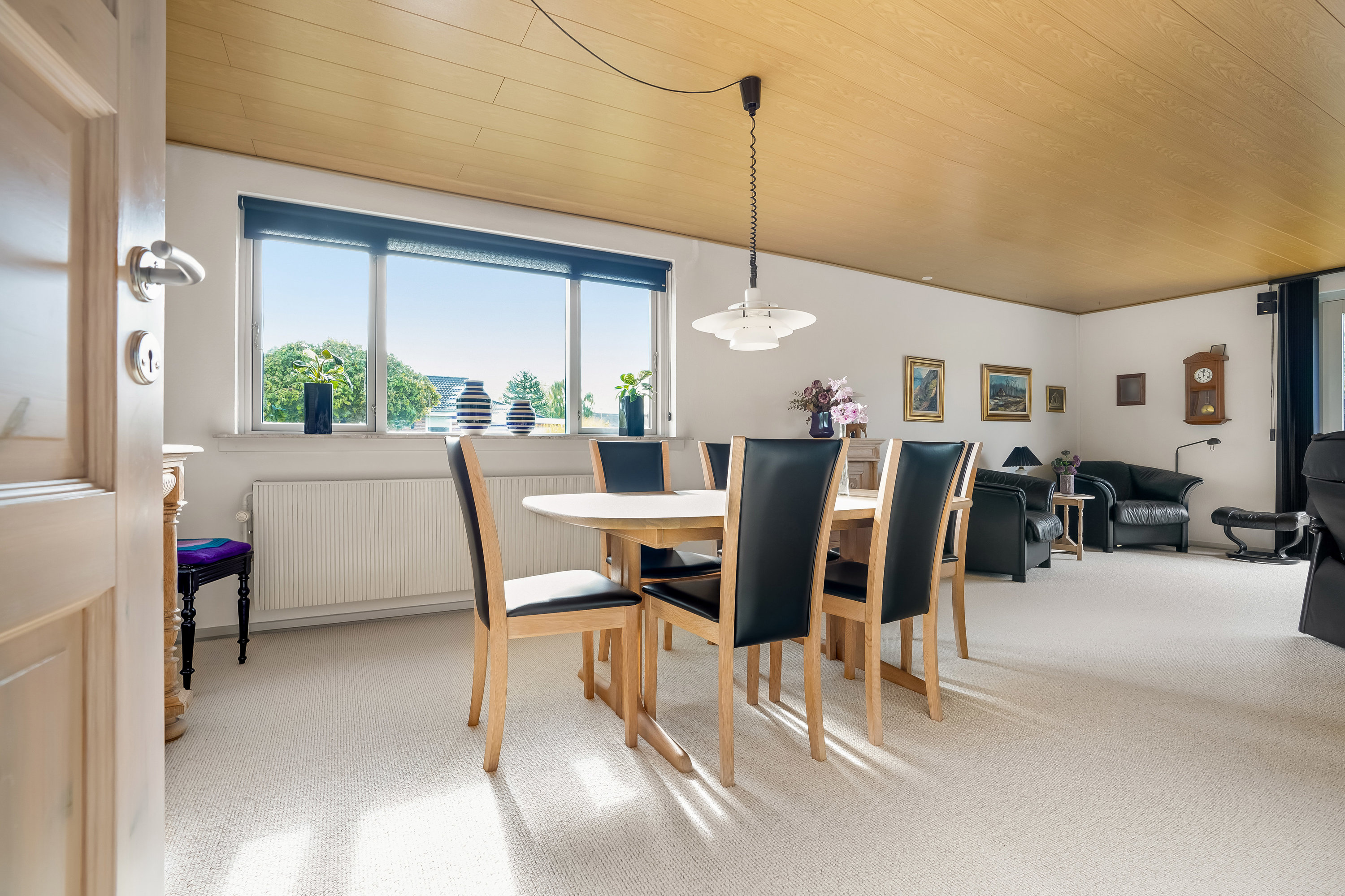 Fremhævet stue billede i fuldskærmstilstand. Billede af Mølleløkken 6, Gamborg, 5500 Middelfart