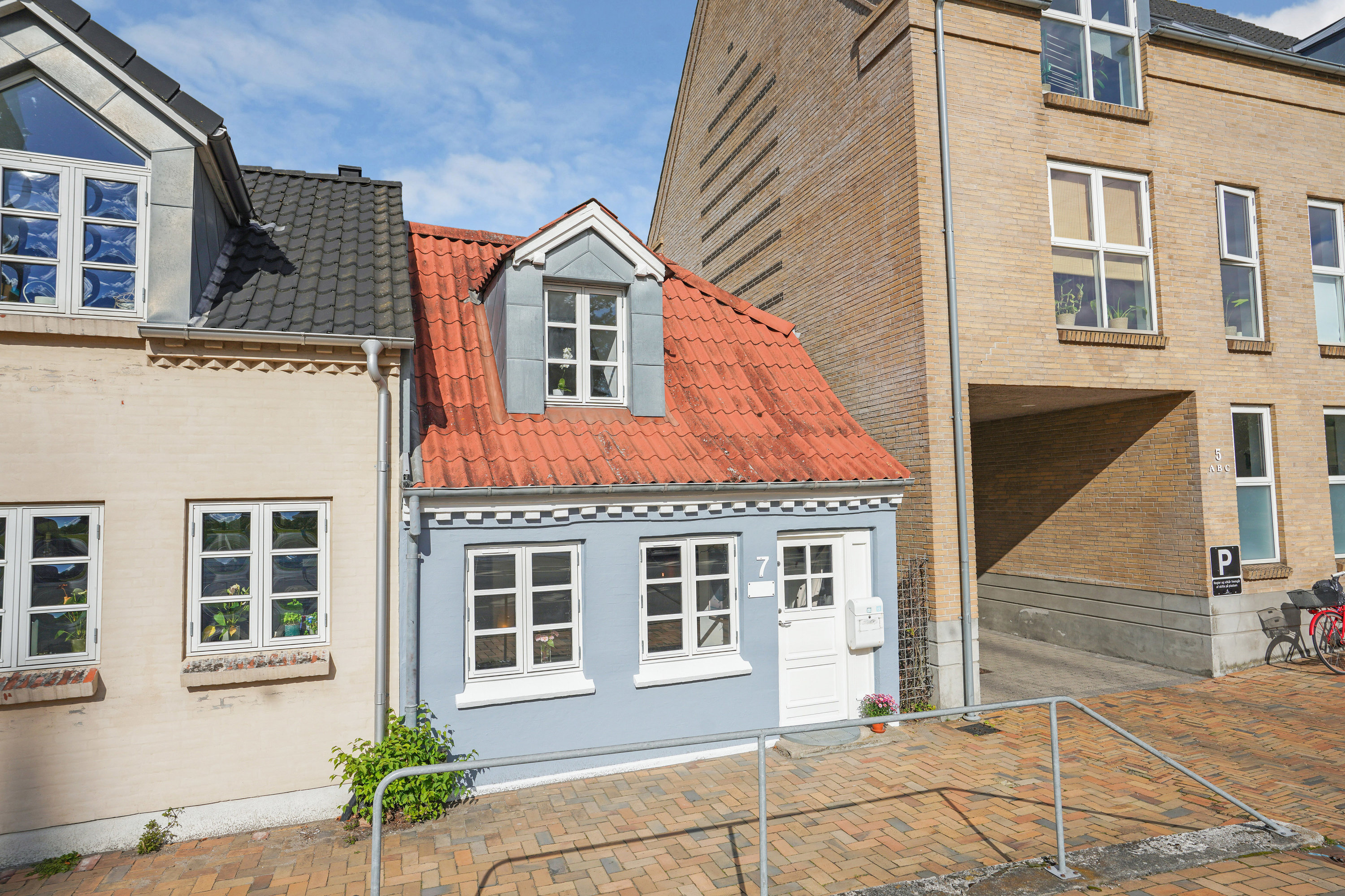 Fremhævet ejendommen billede i fuldskærmstilstand. Billede af Kirkegårds Allé 7, 5000 Odense C