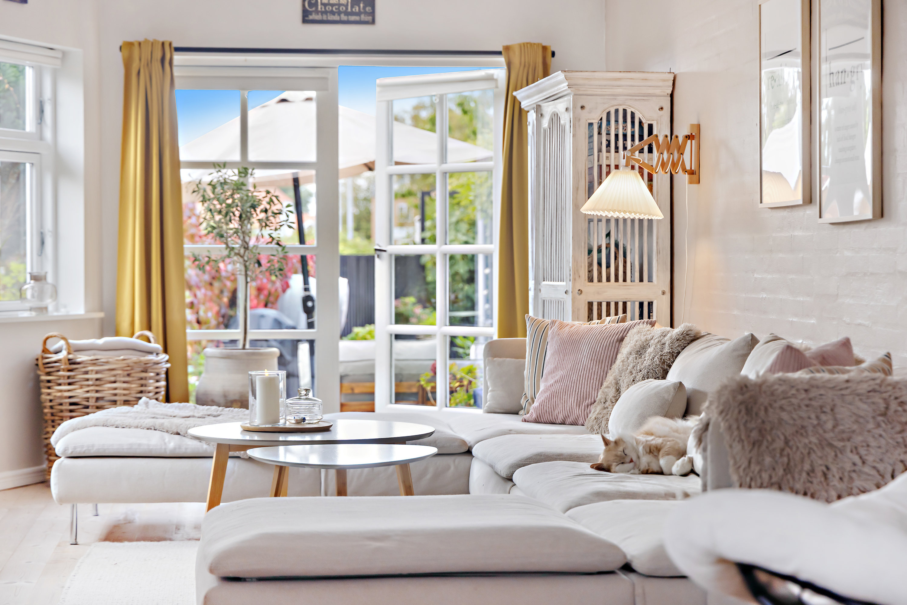 Fremhævet stue billede i fuldskærmstilstand. Billede af Østerled 2, 9370 Hals