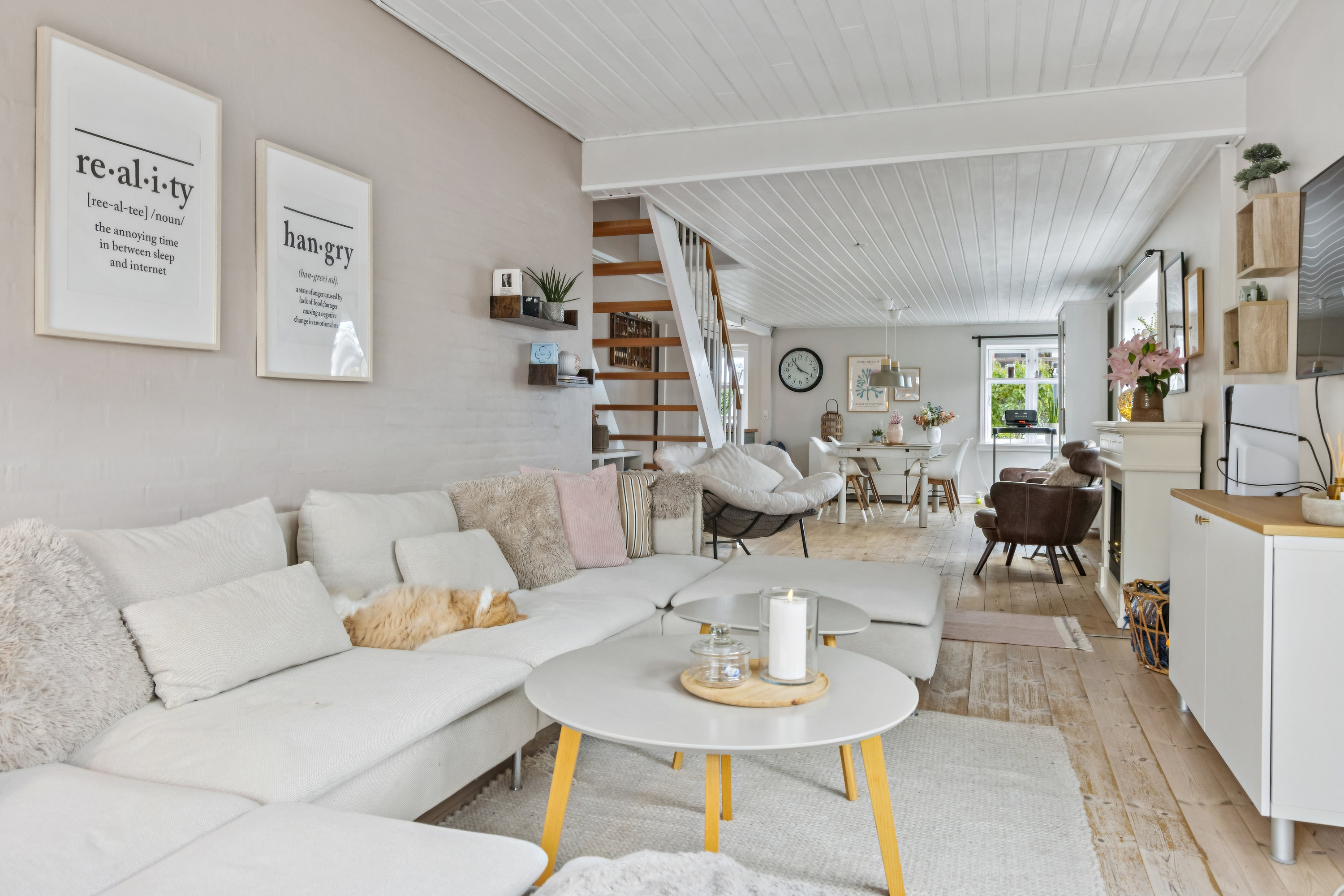 Fremhævet stue billede i fuldskærmstilstand. Billede af Østerled 2, 9370 Hals