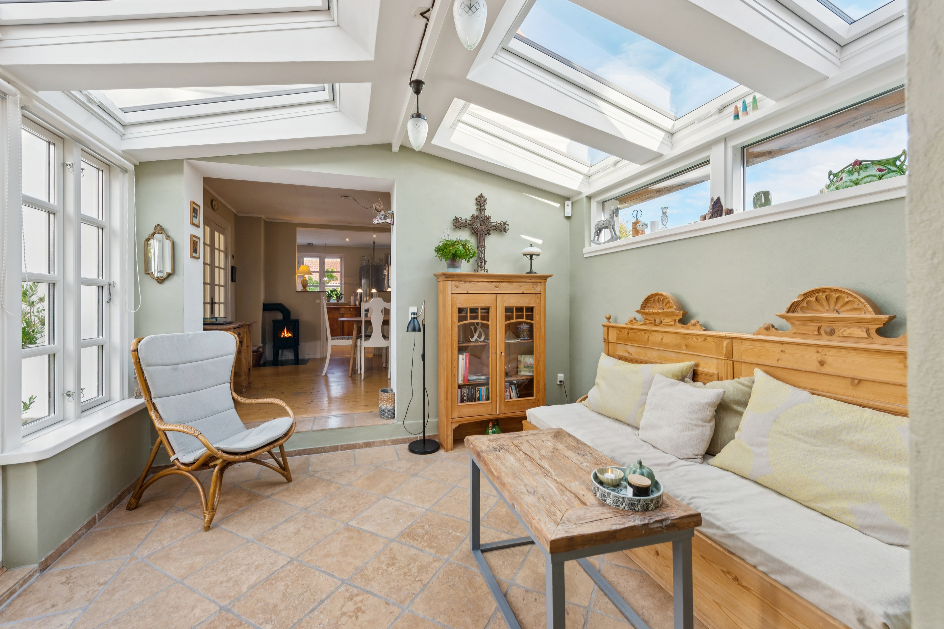 Fremhævet udestue billede i fuldskærmstilstand. Billede af Poppelsvinget 4, 2670 Greve