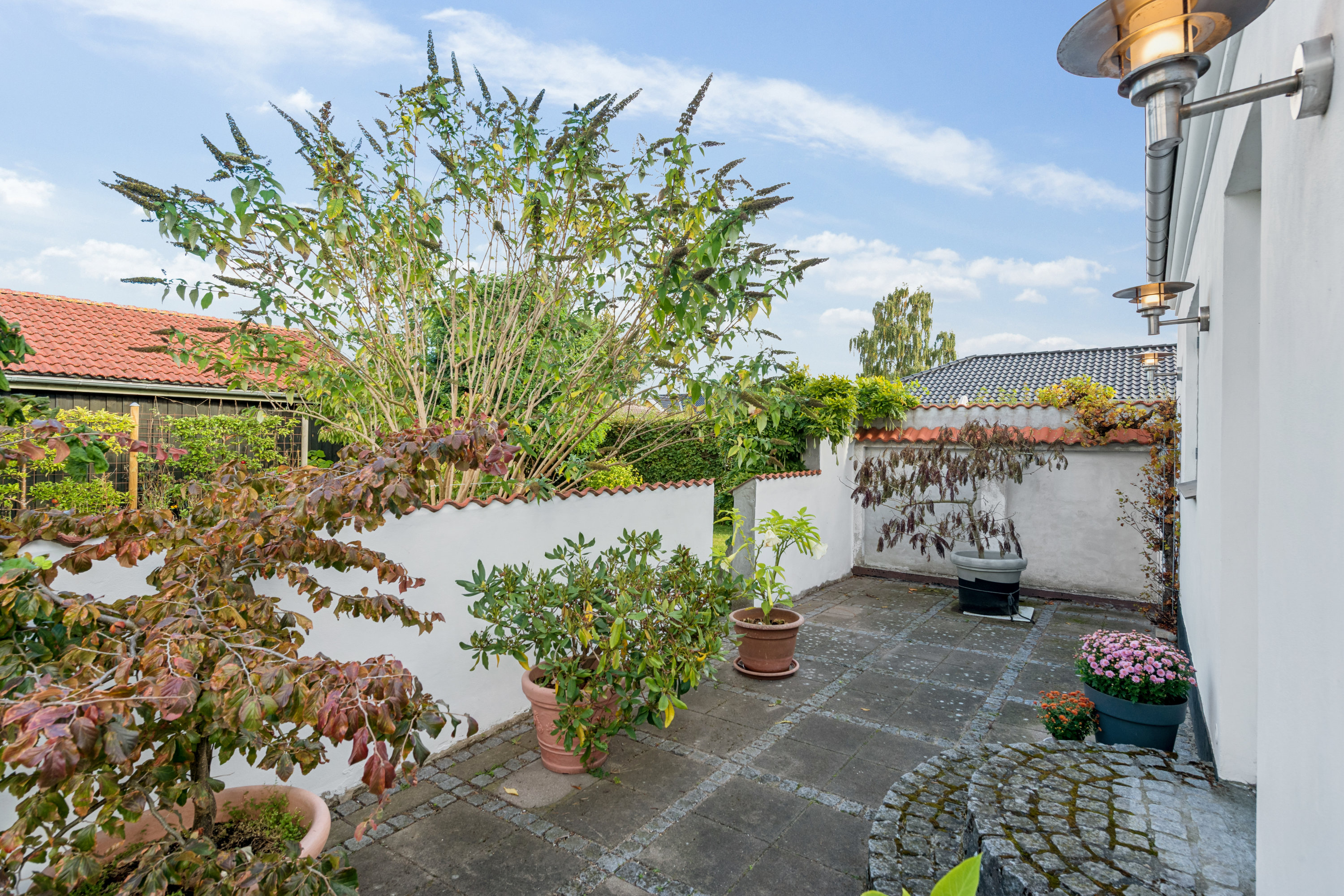 Fremhævet terrasse billede i fuldskærmstilstand. Billede af Poppelsvinget 4, 2670 Greve