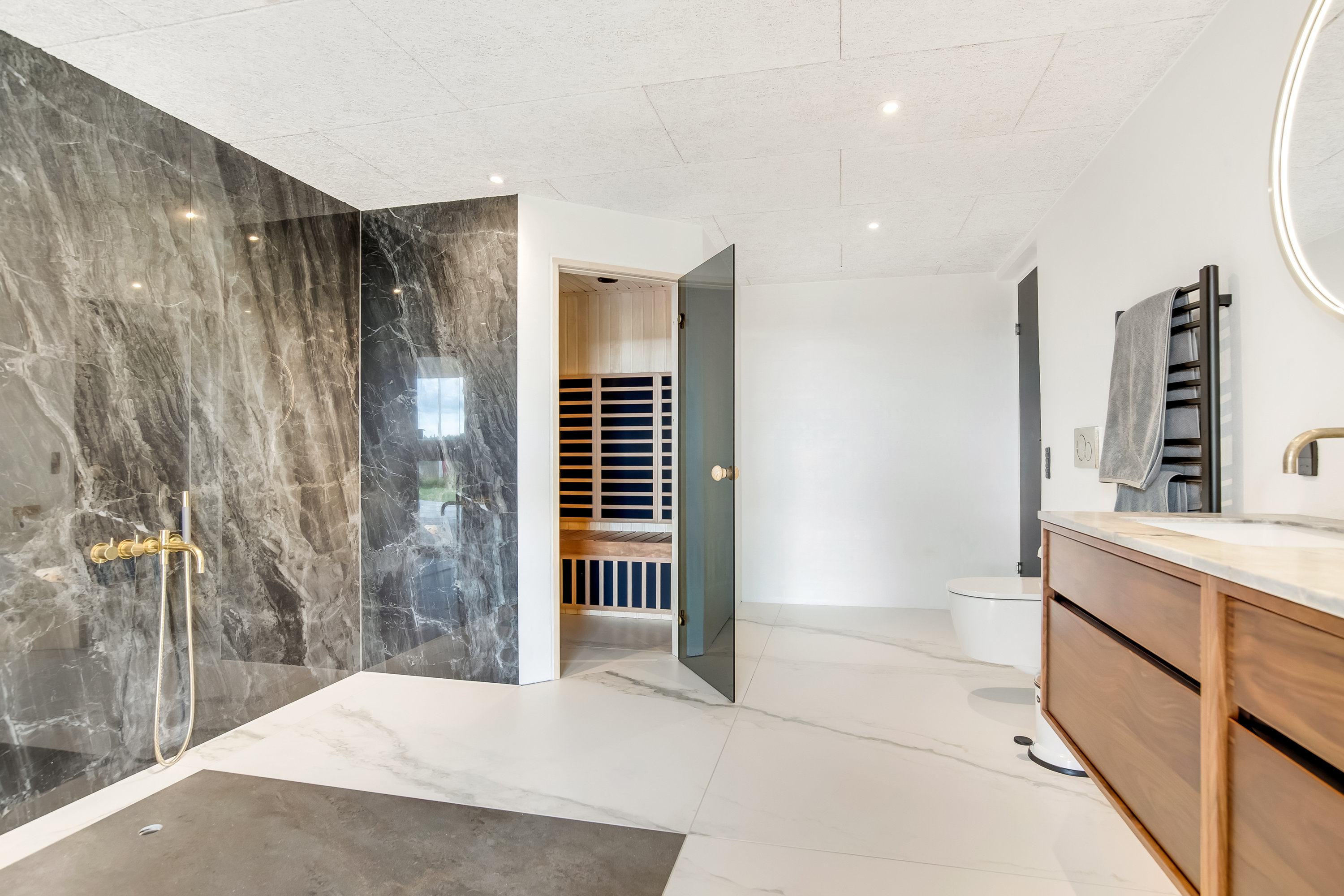 Fremhævet badeværelse billede i fuldskærmstilstand. Billede af Høstvænget 14, 7500 Holstebro