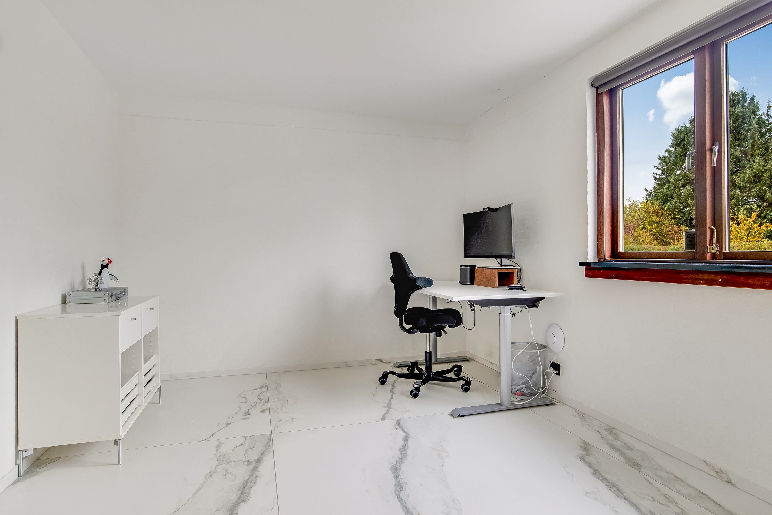 Fremhævet kontor billede i fuldskærmstilstand. Billede af Høstvænget 14, 7500 Holstebro