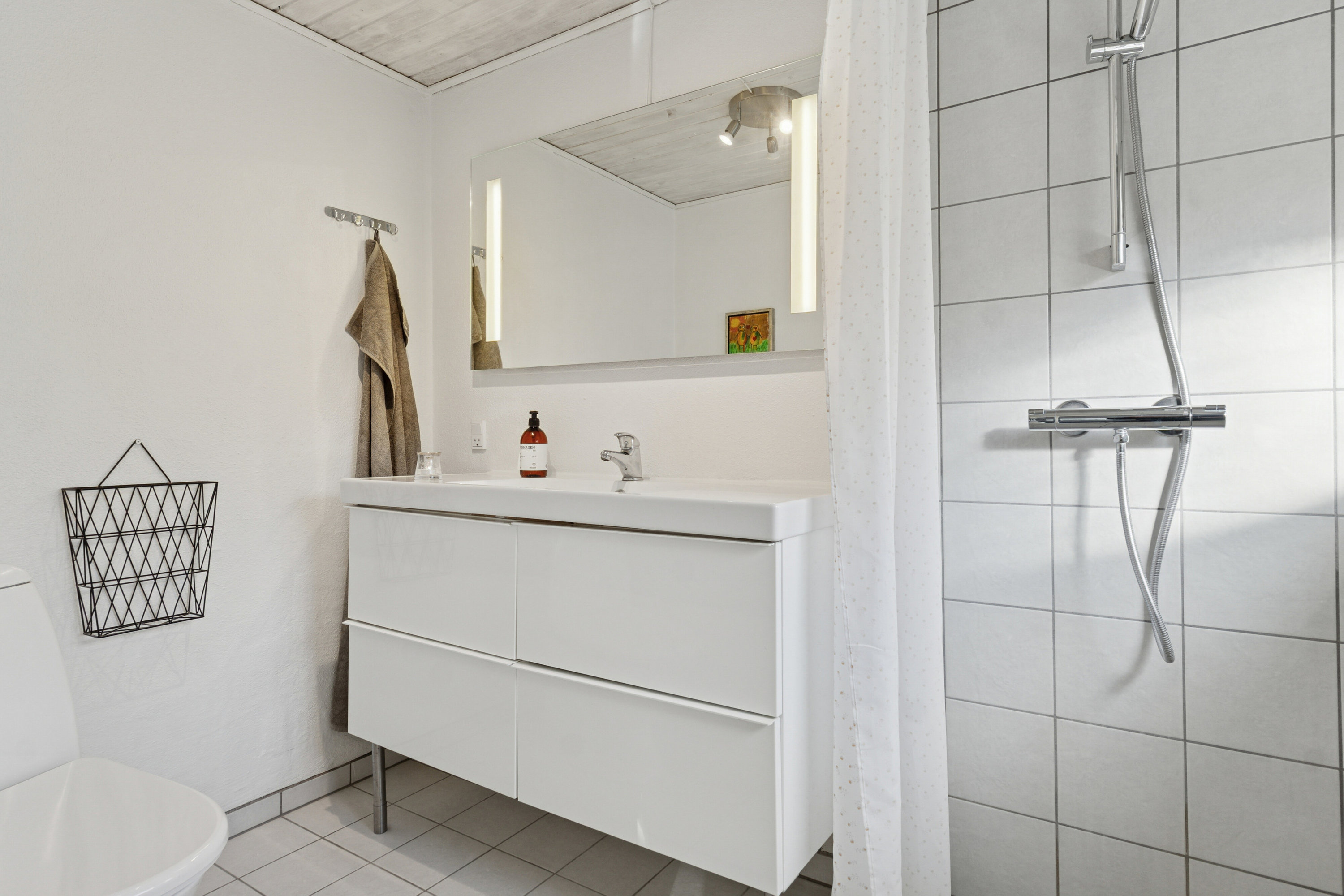 Fremhævet badeværelse billede i fuldskærmstilstand. Billede af Nyborgvej 21, 5772 Kværndrup