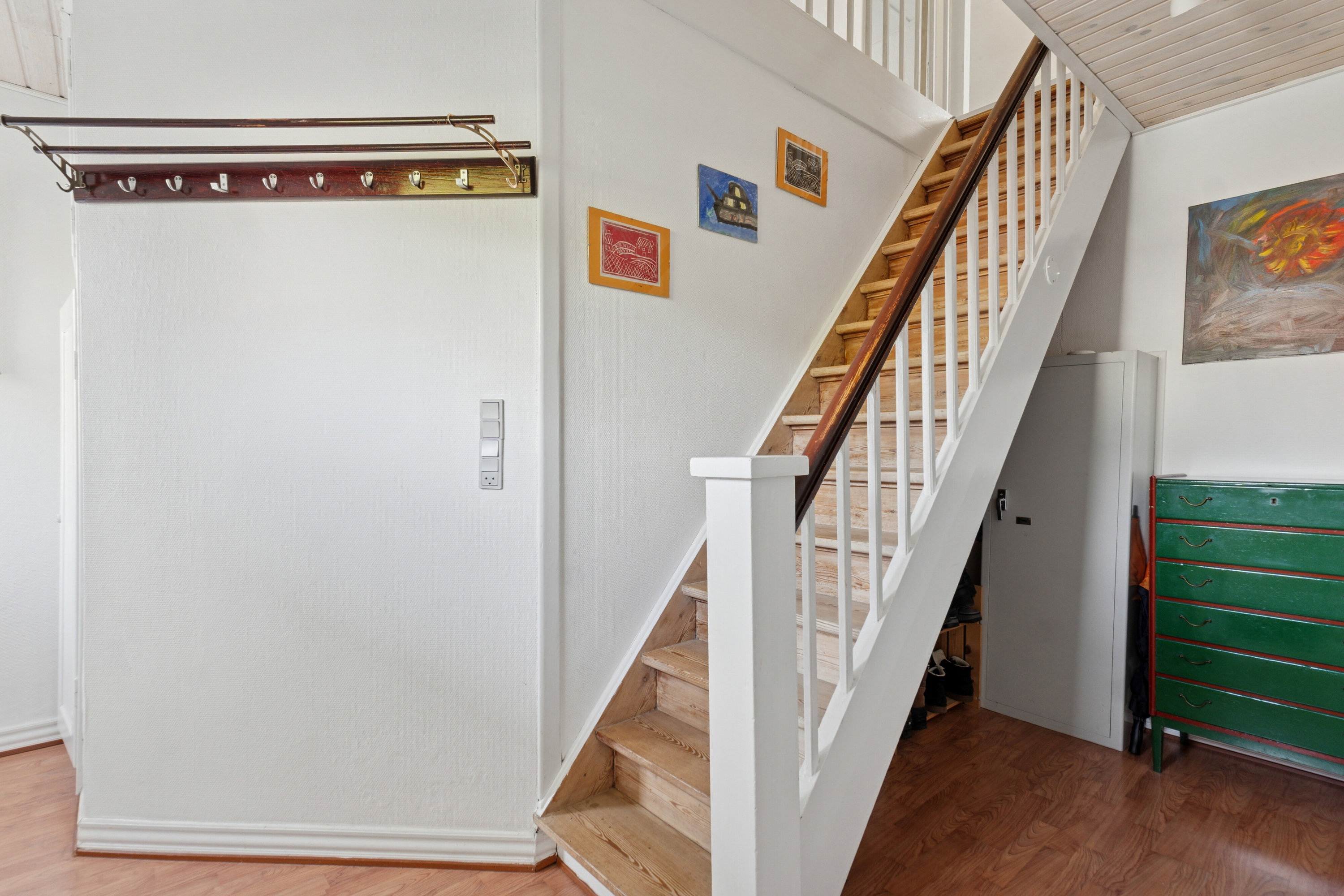 Fremhævet trappe til 1. sal billede i fuldskærmstilstand. Billede af Nyborgvej 21, 5772 Kværndrup