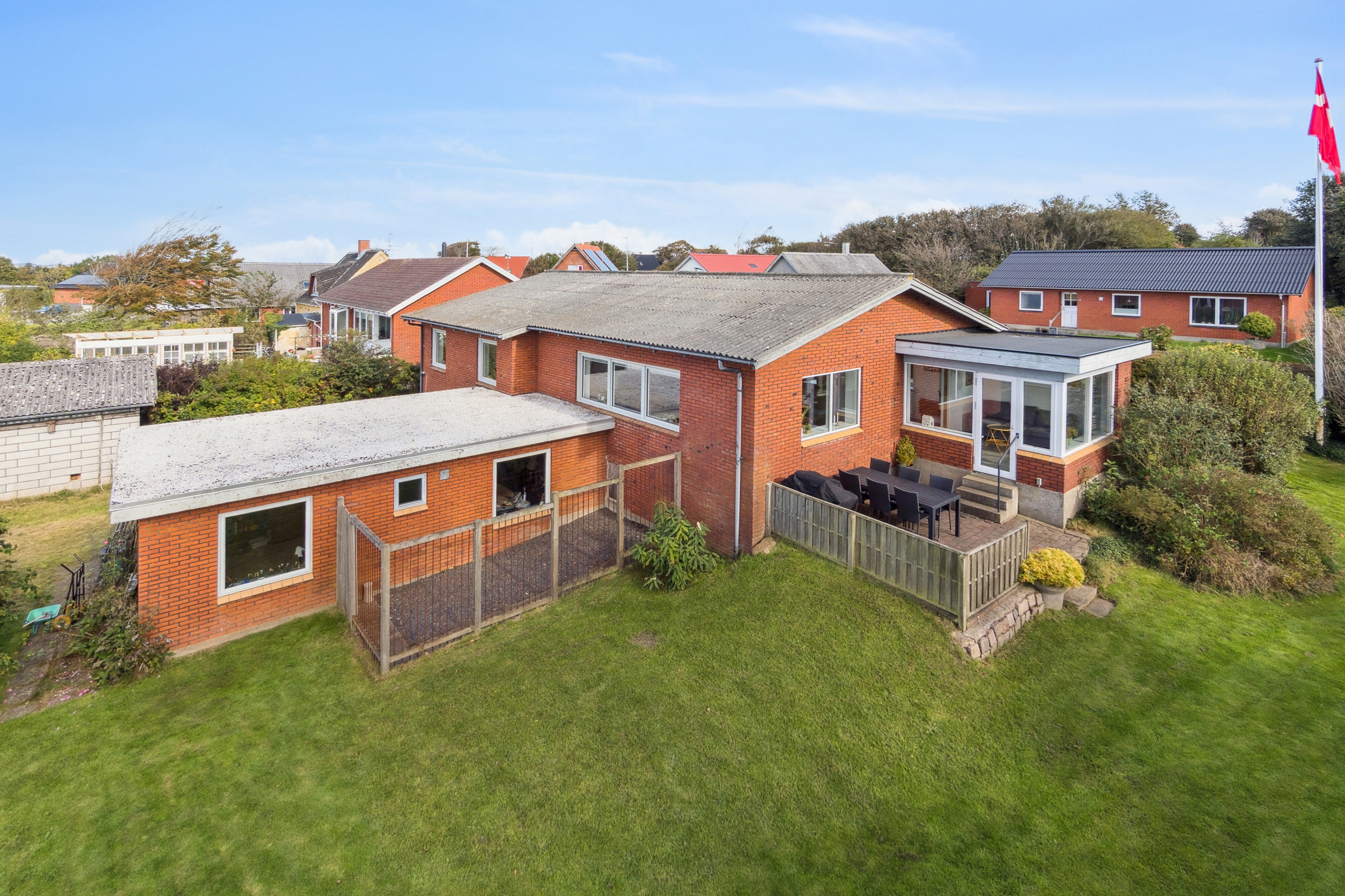 Fremhævet set fra haven billede i fuldskærmstilstand. Billede af Gl. Feggesundvej 6, 7742 Vesløs