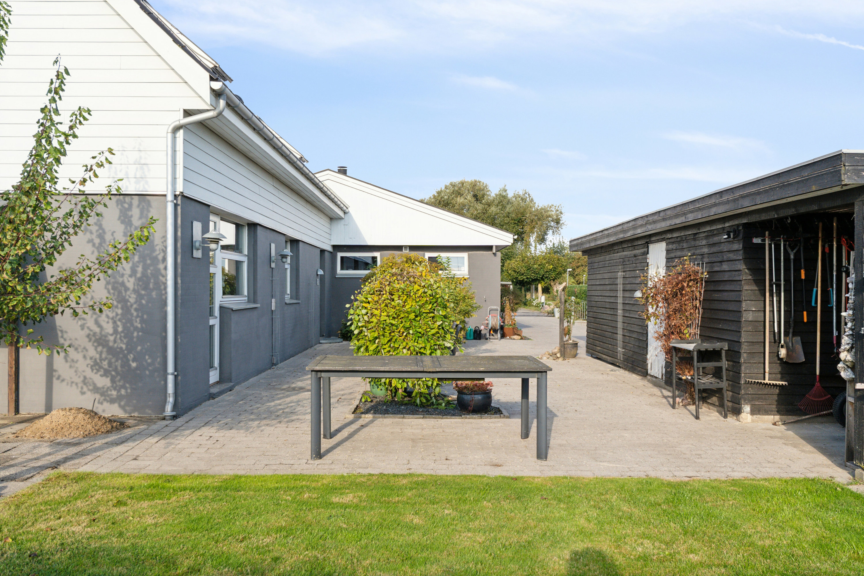 Fremhævet set fra haven billede i fuldskærmstilstand. Billede af Vedbendvej 15, 5550 Langeskov