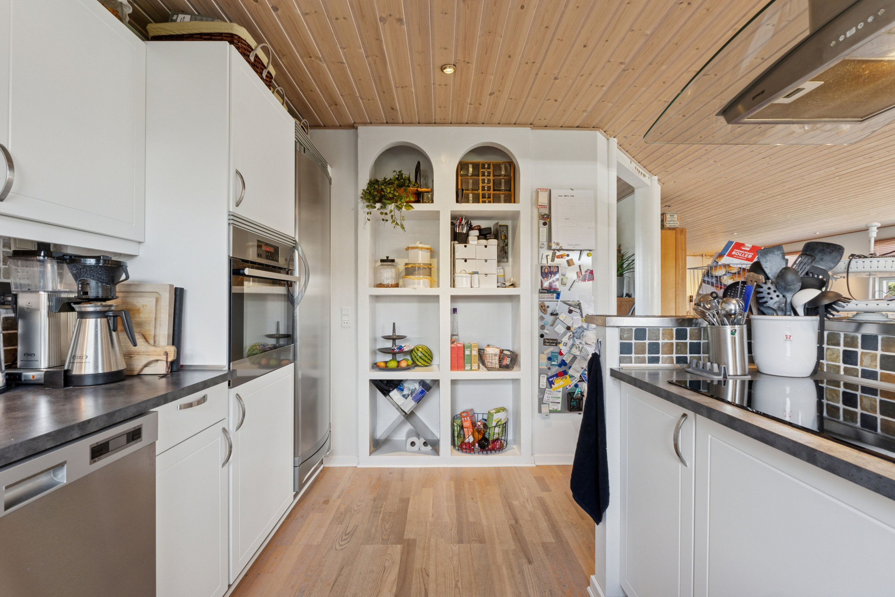 Fremhævet køkken billede i fuldskærmstilstand. Billede af Vedbendvej 15, 5550 Langeskov