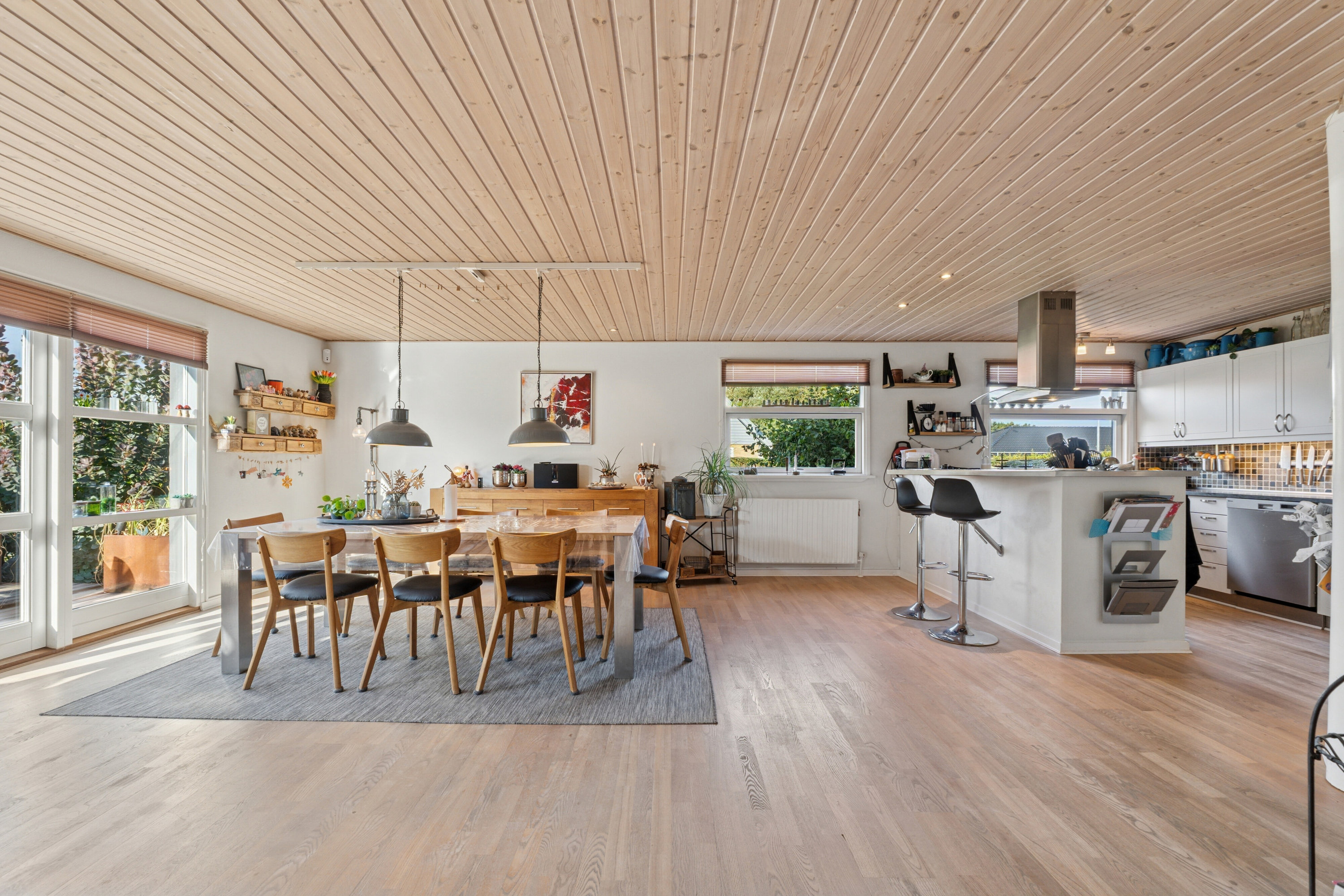 Fremhævet spisestue billede i fuldskærmstilstand. Billede af Vedbendvej 15, 5550 Langeskov