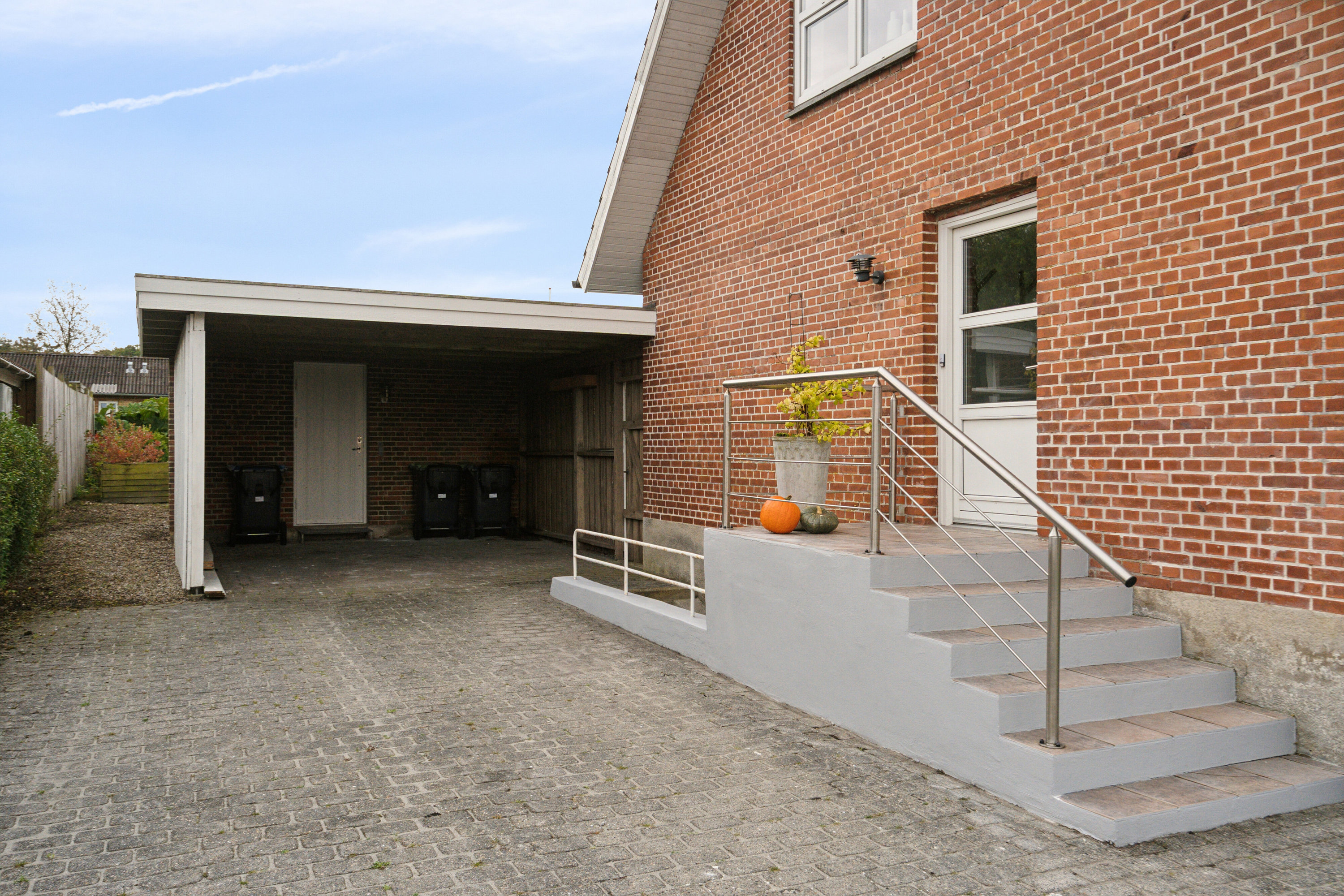 Fremhævet carport billede i fuldskærmstilstand. Billede af Dyrskuevej 13, 6630 Rødding