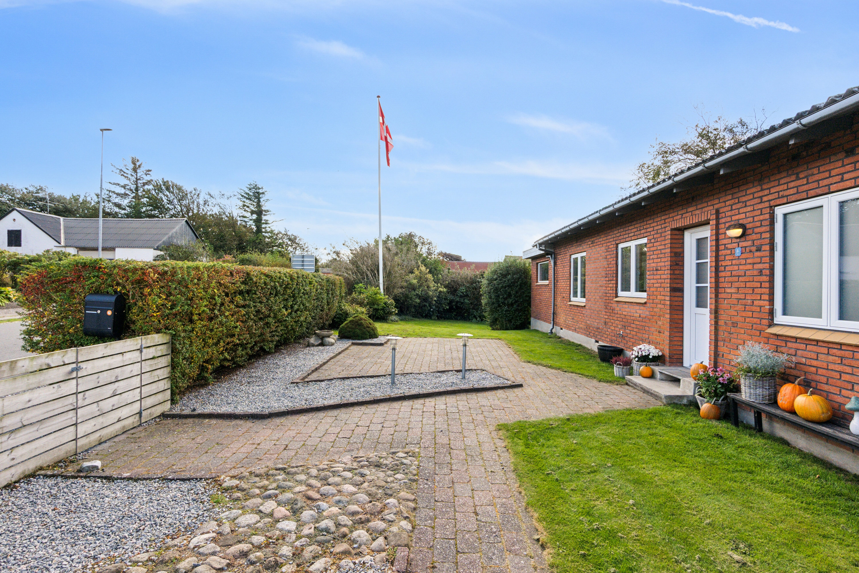 Fremhævet set fra haven billede i fuldskærmstilstand. Billede af Gl. Feggesundvej 6, 7742 Vesløs