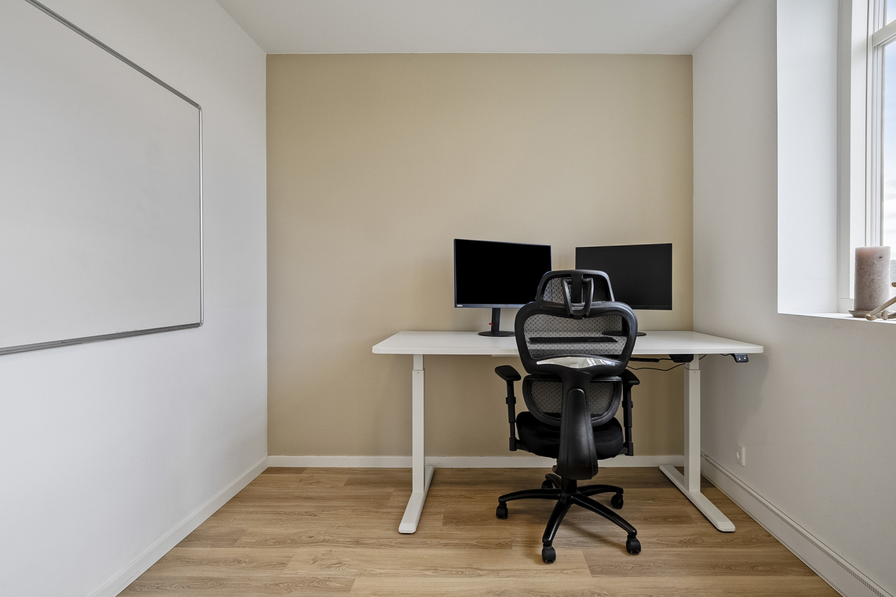 Fremhævet kontor billede i fuldskærmstilstand. Billede af Munksbakke 35, 8700 Horsens