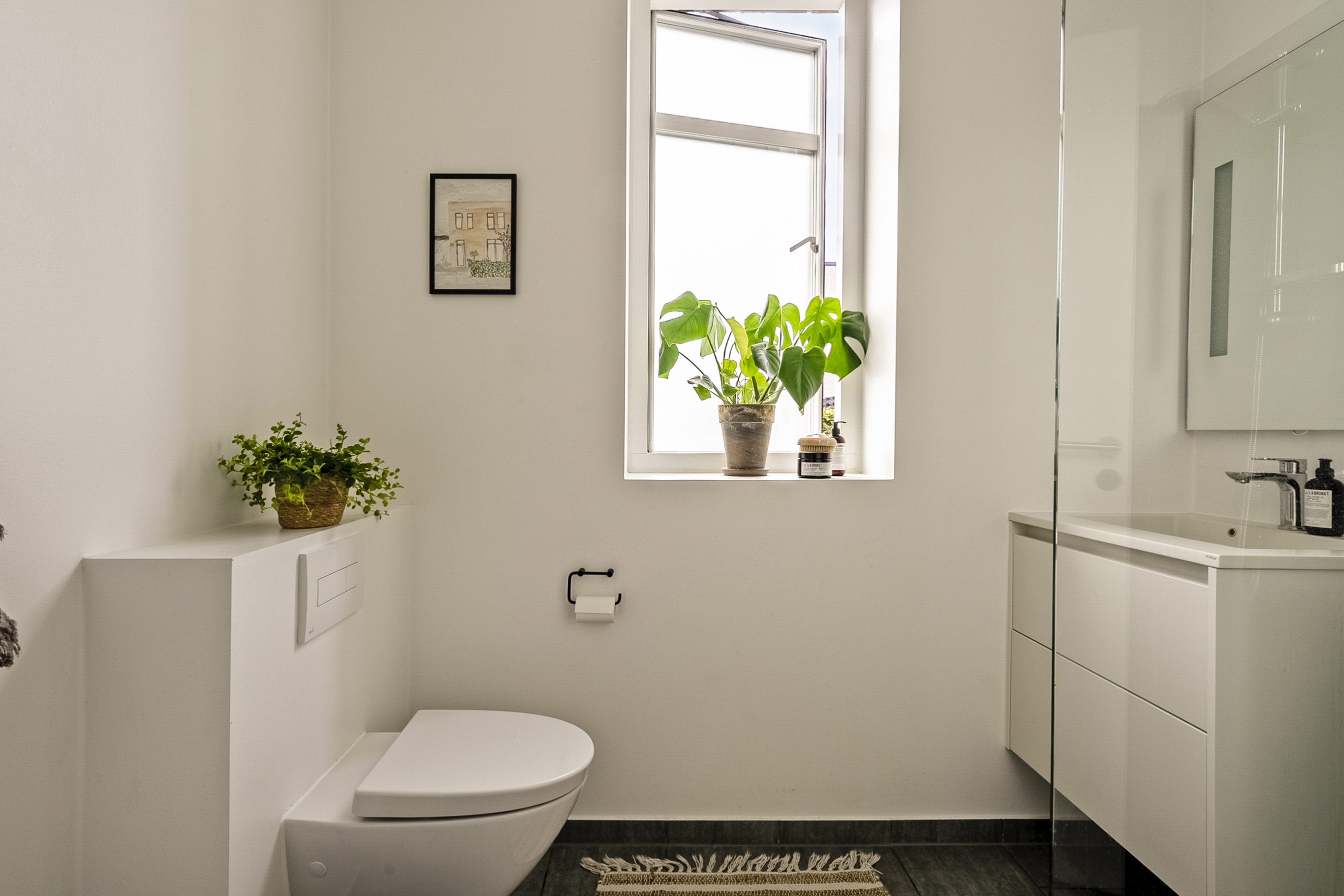 Fremhævet badeværelse billede i fuldskærmstilstand. Billede af Munksbakke 35, 8700 Horsens