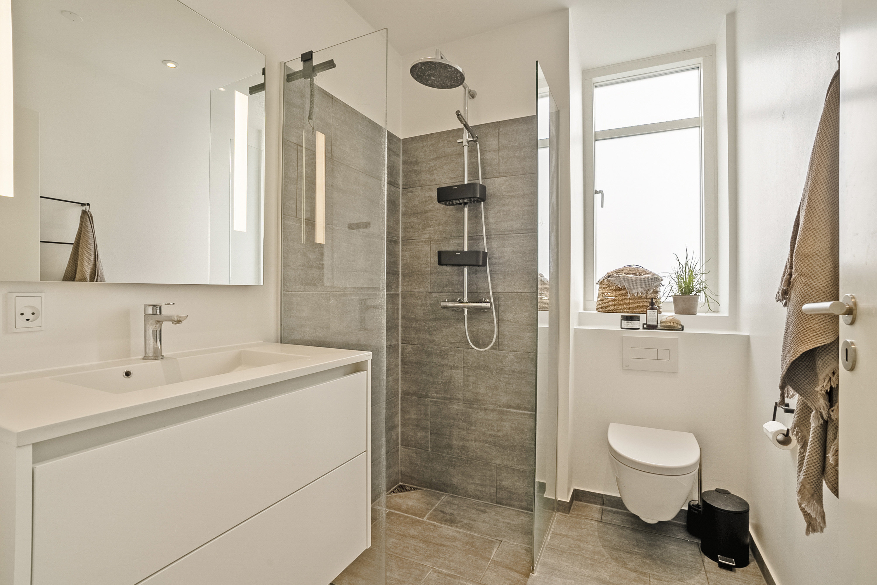 Fremhævet badeværelse billede i fuldskærmstilstand. Billede af Munksbakke 35, 8700 Horsens