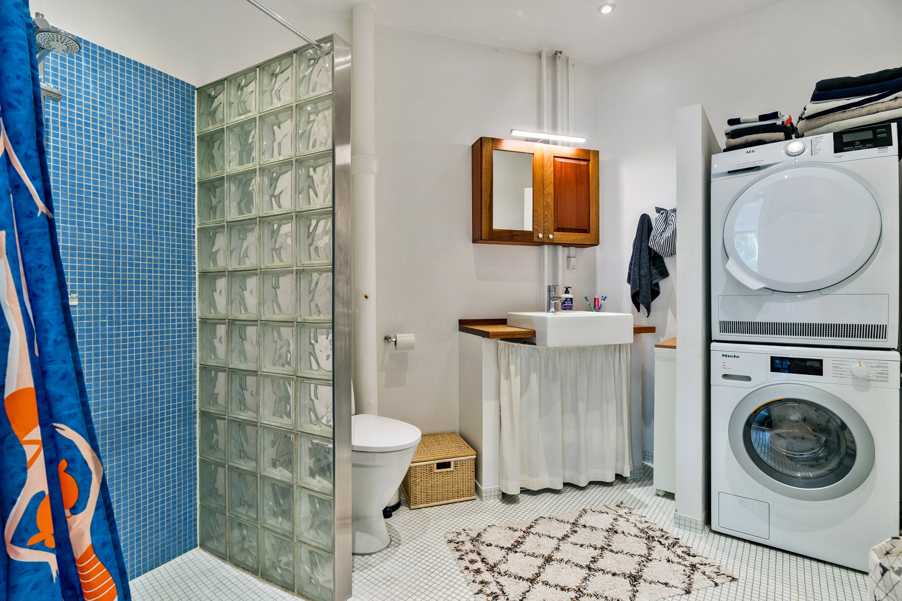 Fremhævet badeværelse billede i fuldskærmstilstand. Billede af Strandboulevarden 95, 1. th., 2100 København Ø