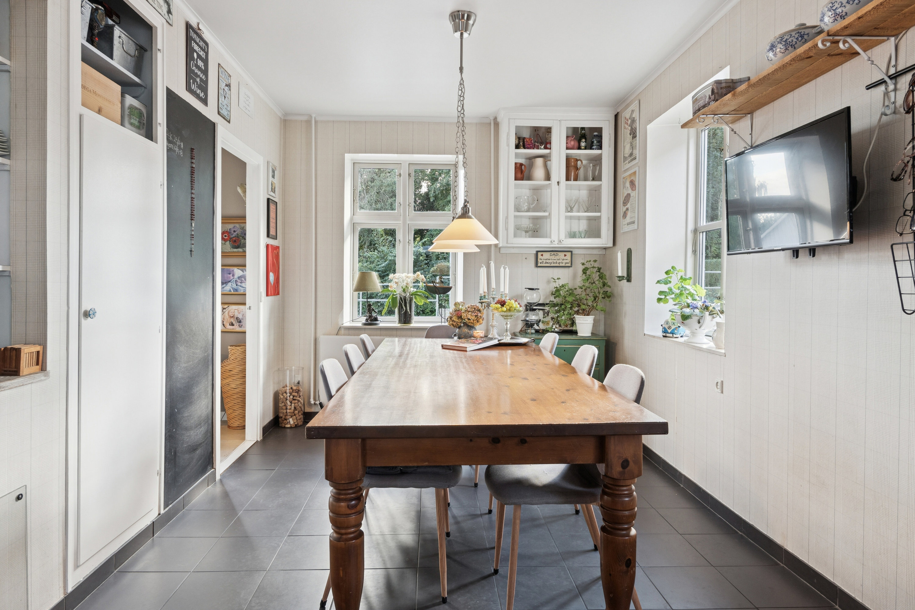 Fremhævet spisestue billede i fuldskærmstilstand. Billede af Kirkebakken 4, Kundby, 4520 Svinninge