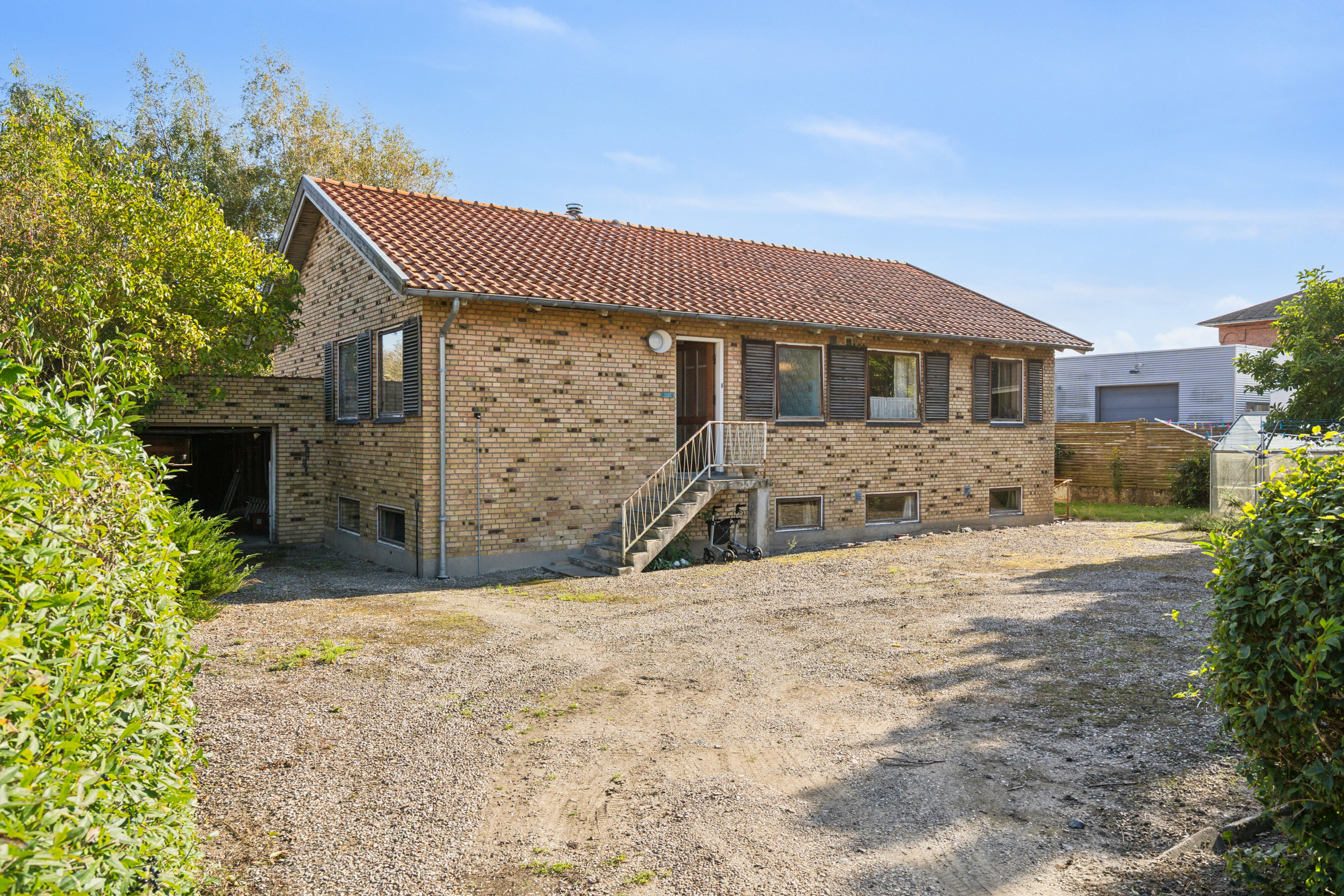 Fremhævet set fra vejen billede i fuldskærmstilstand. Billede af Vesterbro 13, 4720 Præstø