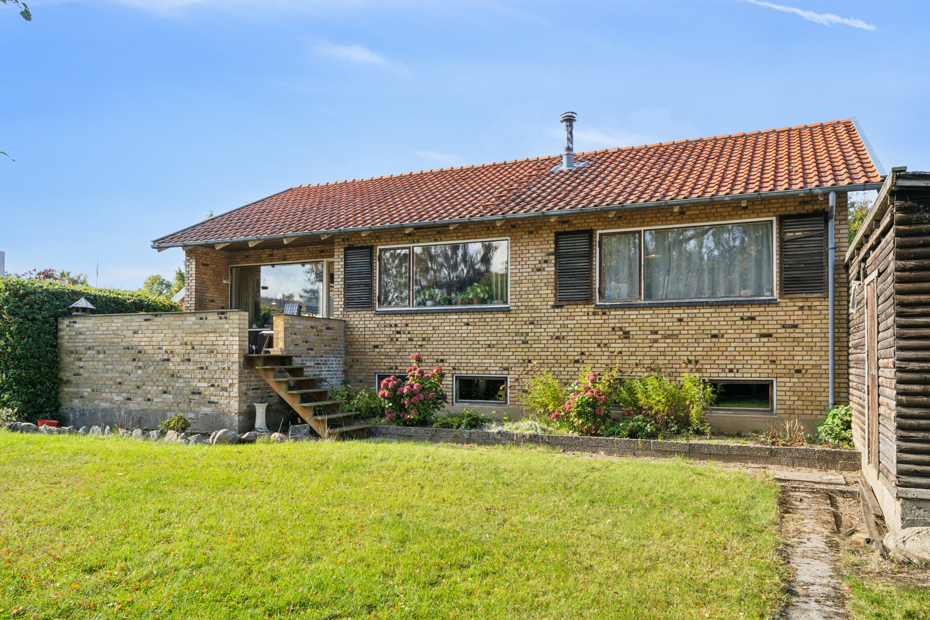 Fremhævet set fra haven billede i fuldskærmstilstand. Billede af Vesterbro 13, 4720 Præstø