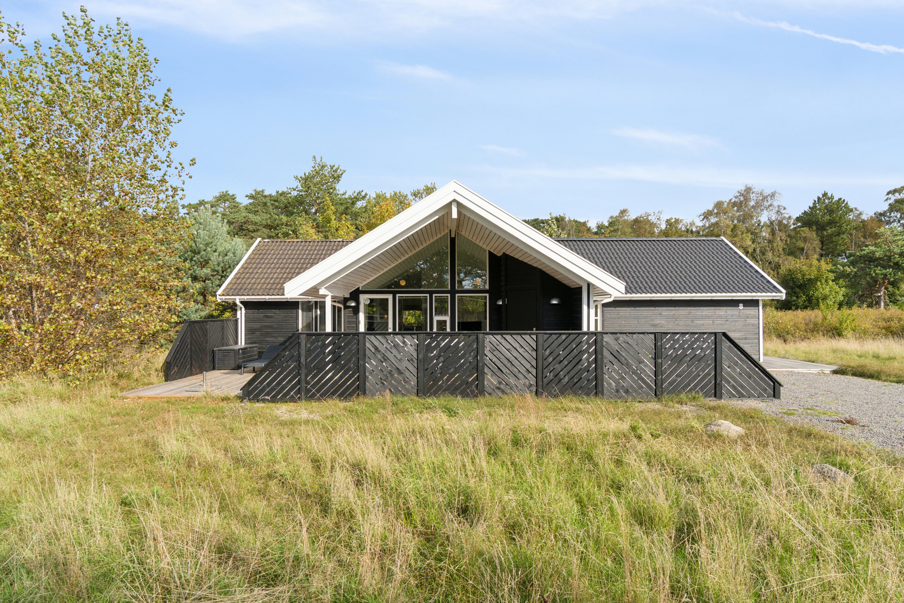 Fremhævet set fra haven billede i fuldskærmstilstand. Billede af Holsteroddevej 8, Sømarken, 3720 Aakirkeby