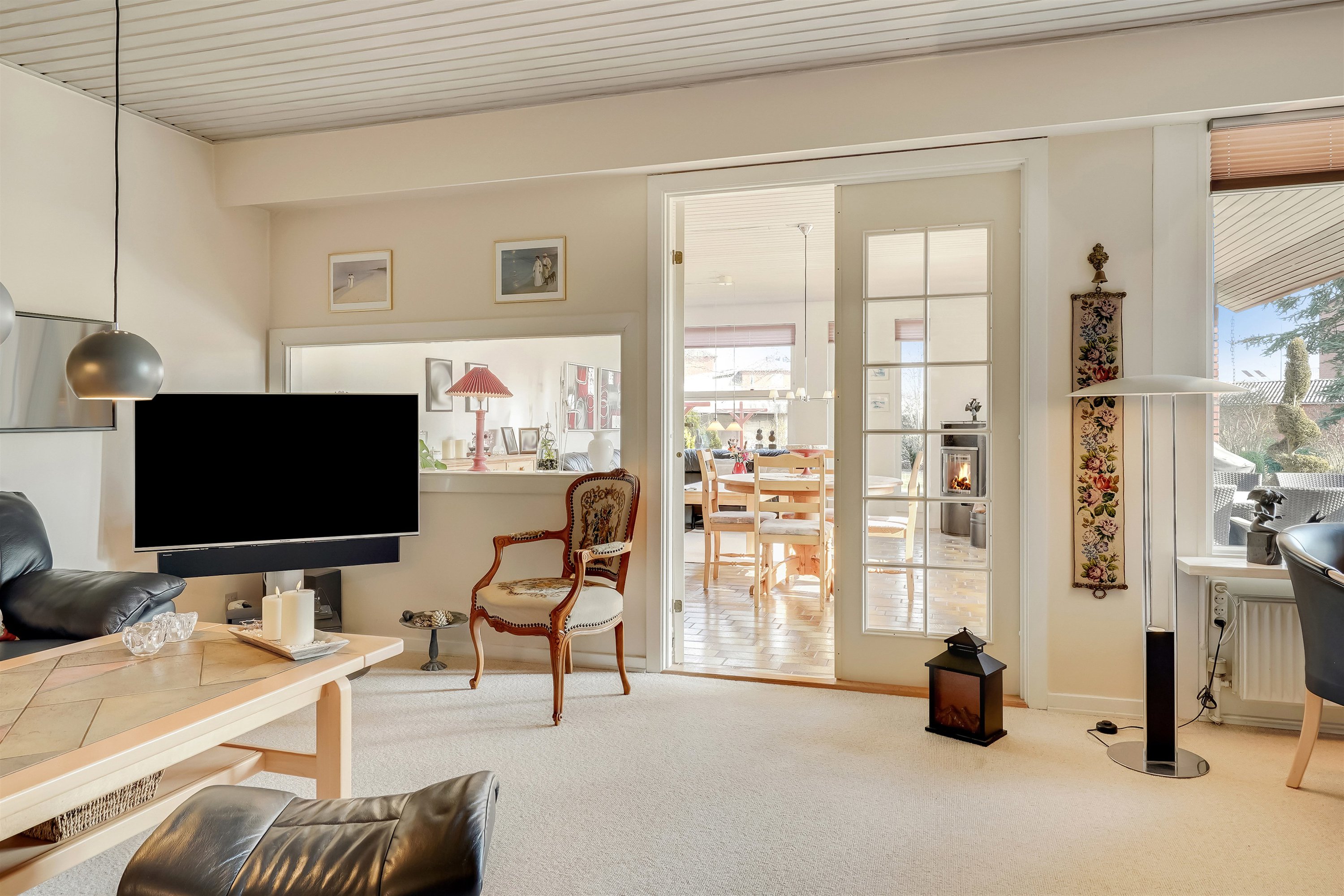 Fremhævet stue billede i fuldskærmstilstand. Billede af Hans Tausensvej 5, 6800 Varde