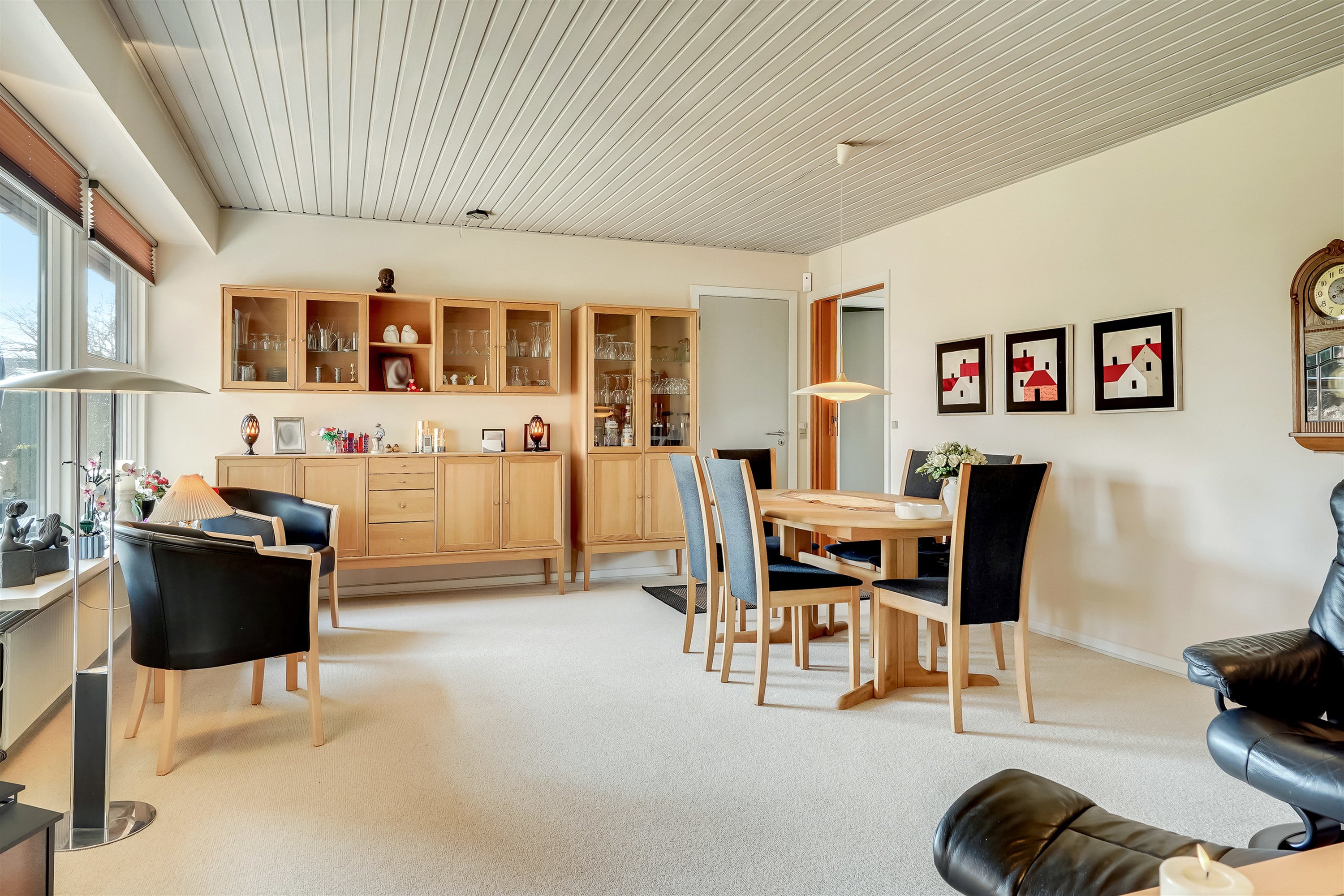 Fremhævet stue billede i fuldskærmstilstand. Billede af Hans Tausensvej 5, 6800 Varde