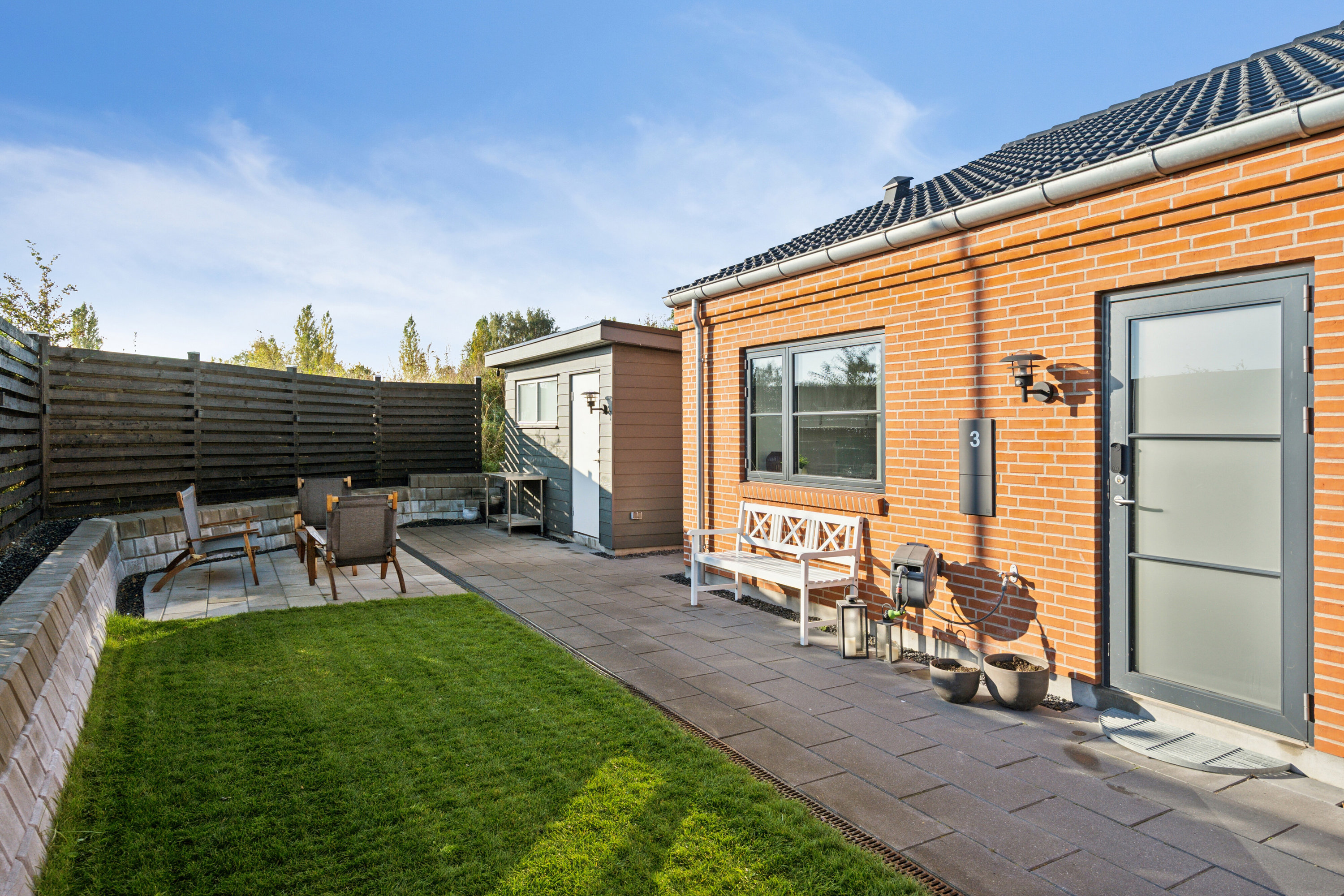 Fremhævet set fra haven billede i fuldskærmstilstand. Billede af Ahornvænget 3, Skovsø, 4200 Slagelse