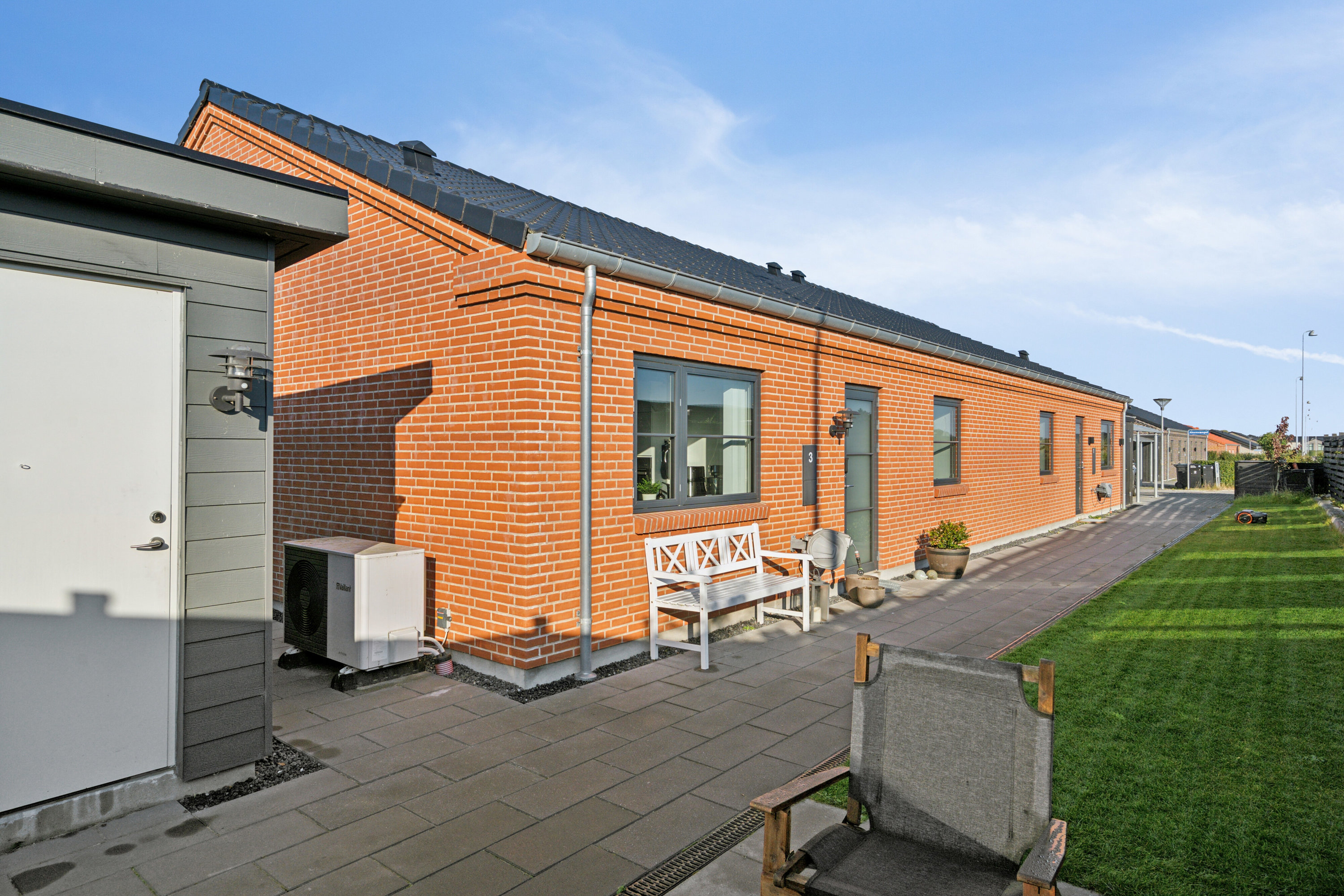 Fremhævet set fra haven billede i fuldskærmstilstand. Billede af Ahornvænget 3, Skovsø, 4200 Slagelse