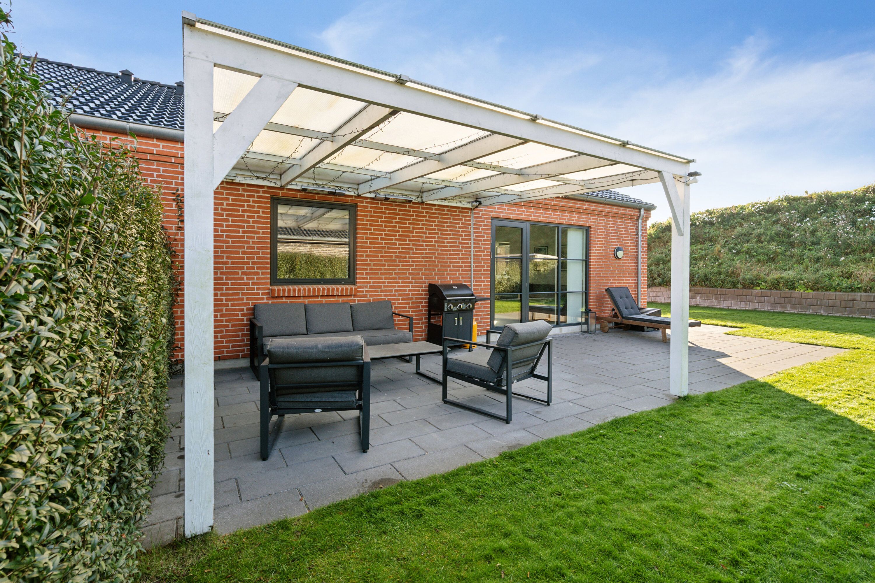 Fremhævet set fra haven billede i fuldskærmstilstand. Billede af Ahornvænget 3, Skovsø, 4200 Slagelse