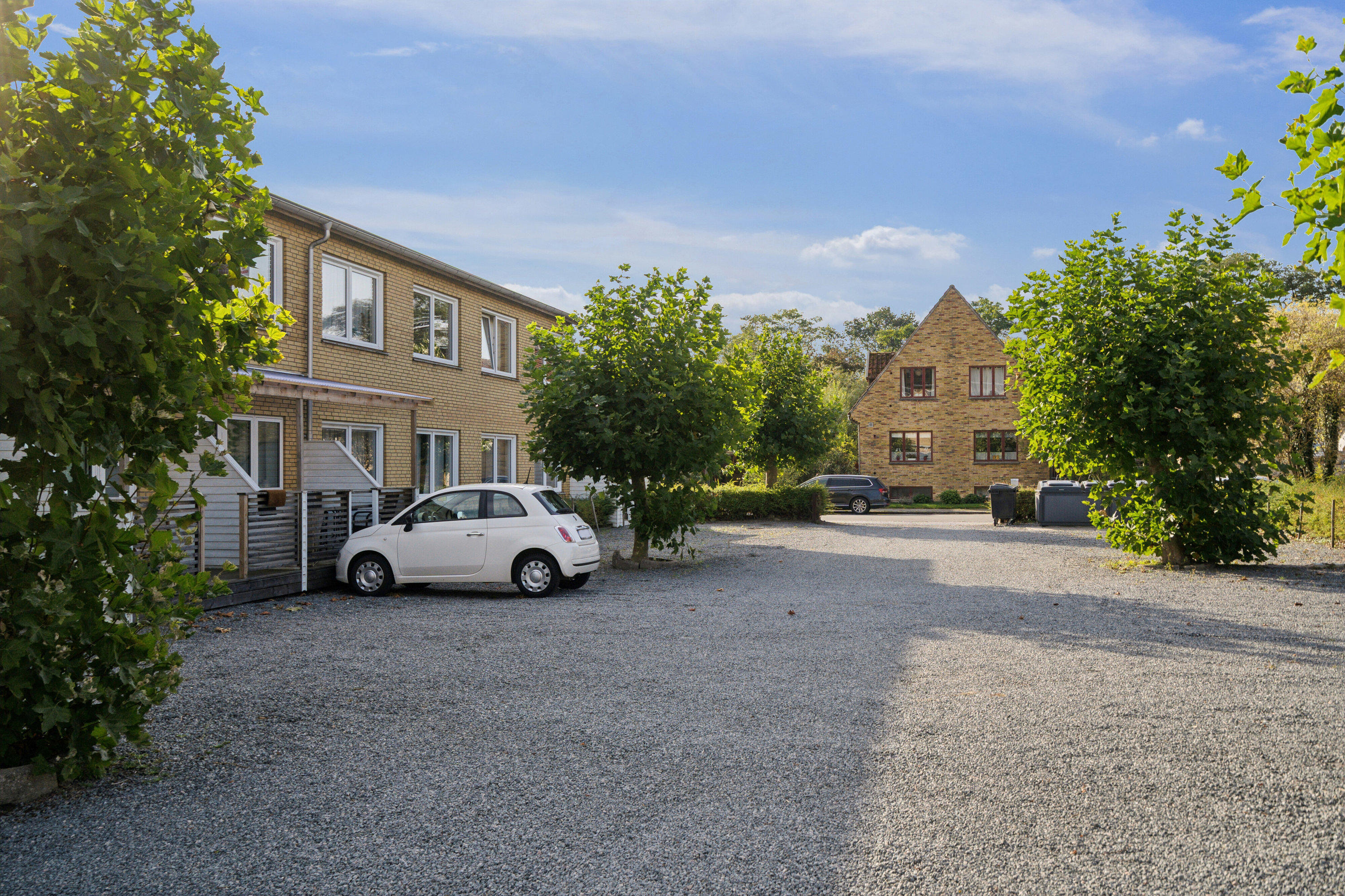 Fremhævet udendørs billede i fuldskærmstilstand. Billede af Hverringevej 1, 1. 17., 5230 Odense M