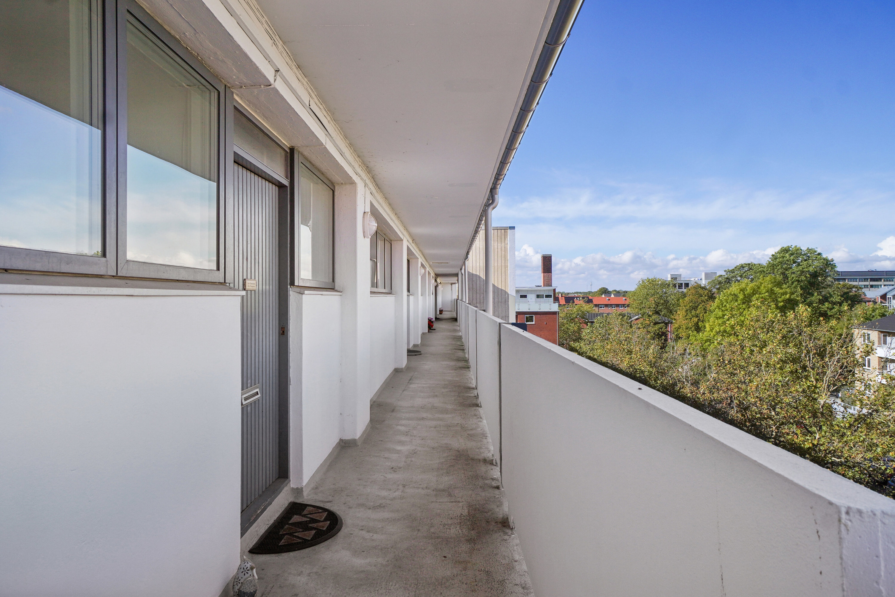 Fremhævet altan billede i fuldskærmstilstand. Billede af Hovedvejen 146, 4. b., 2600 Glostrup