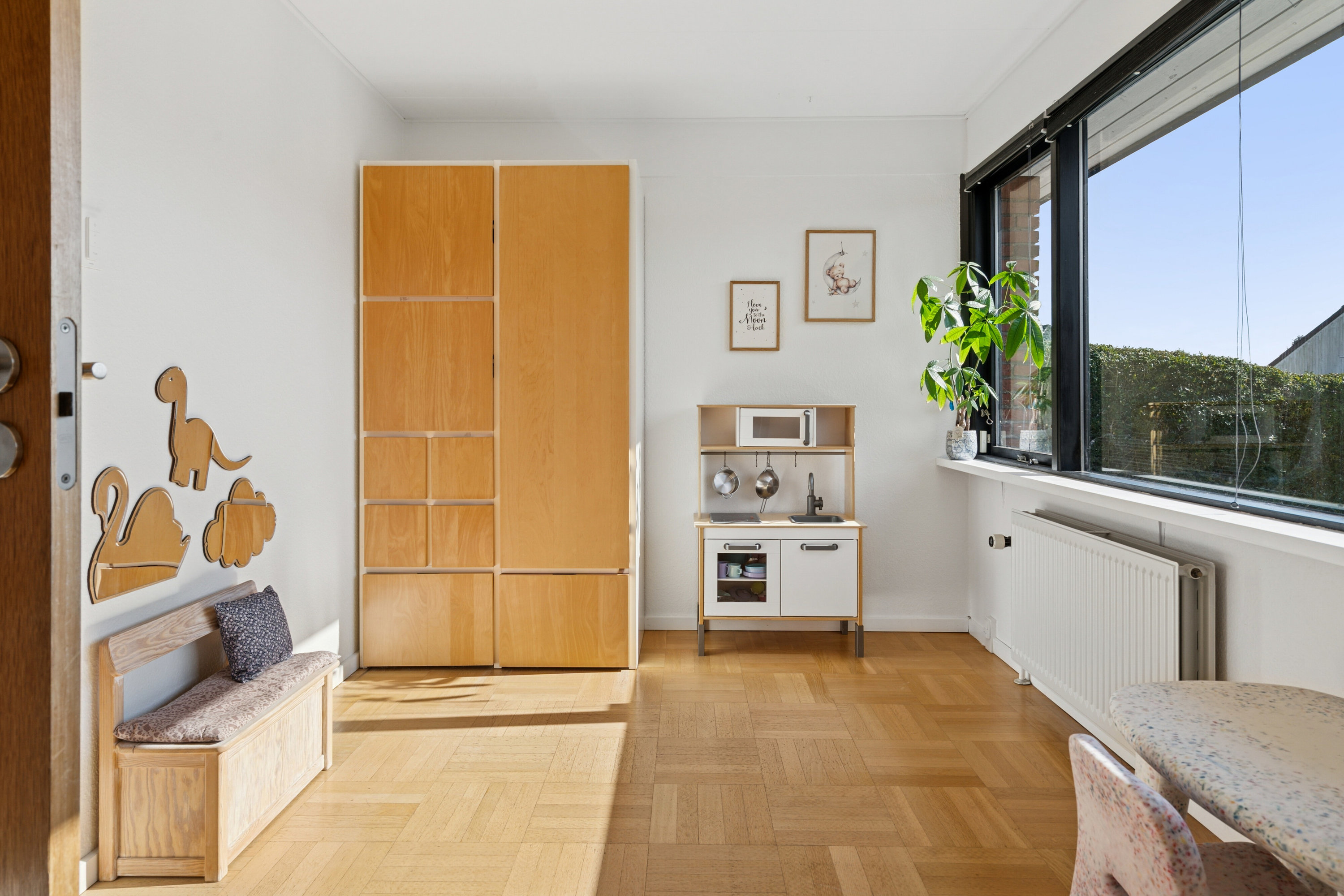 Fremhævet indendørs billede i fuldskærmstilstand. Billede af Gøgevej 19, 4130 Viby Sjælland