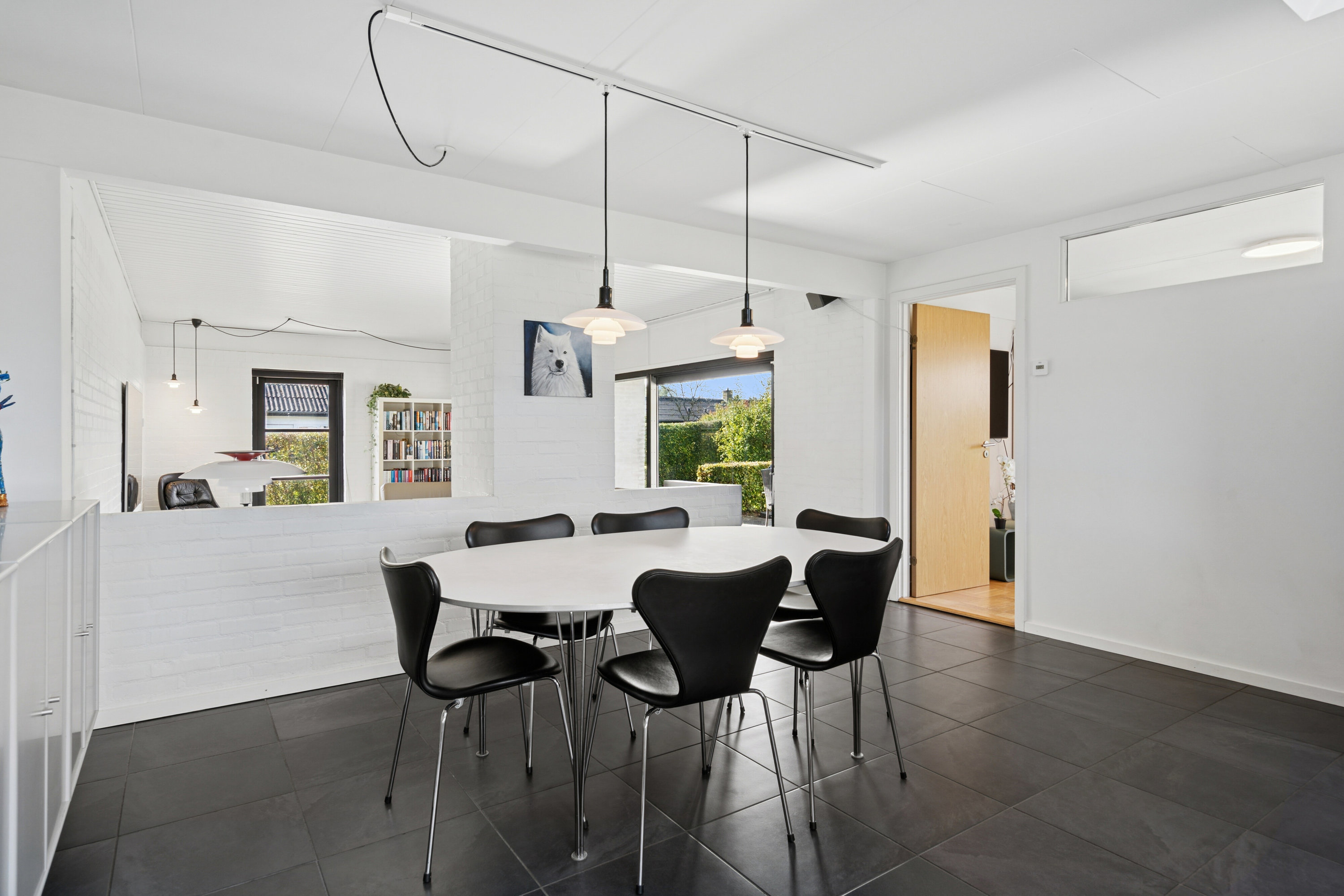 Fremhævet spisestue billede i fuldskærmstilstand. Billede af Gøgevej 19, 4130 Viby Sjælland