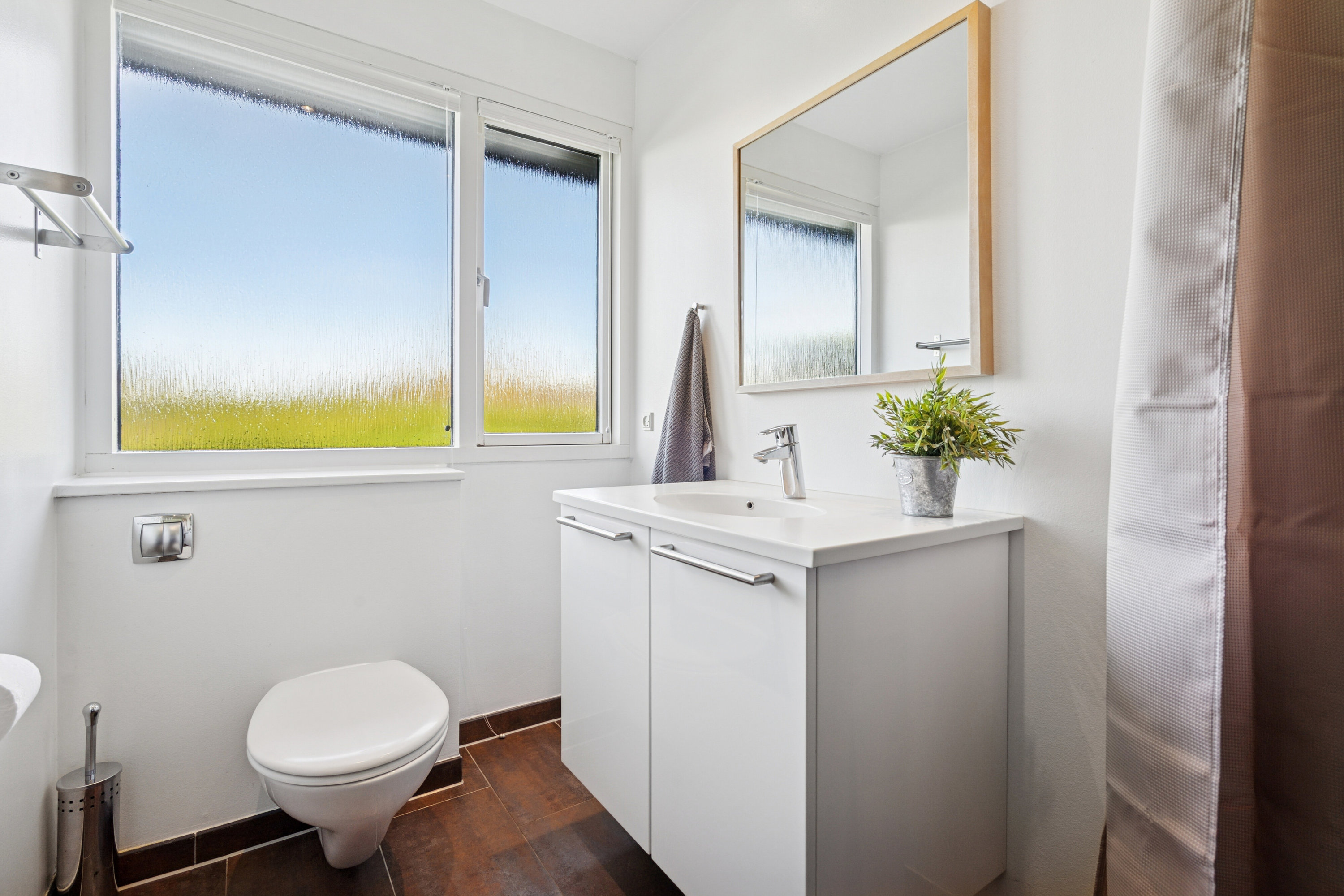 Fremhævet badeværelse billede i fuldskærmstilstand. Billede af Gøgevej 19, 4130 Viby Sjælland