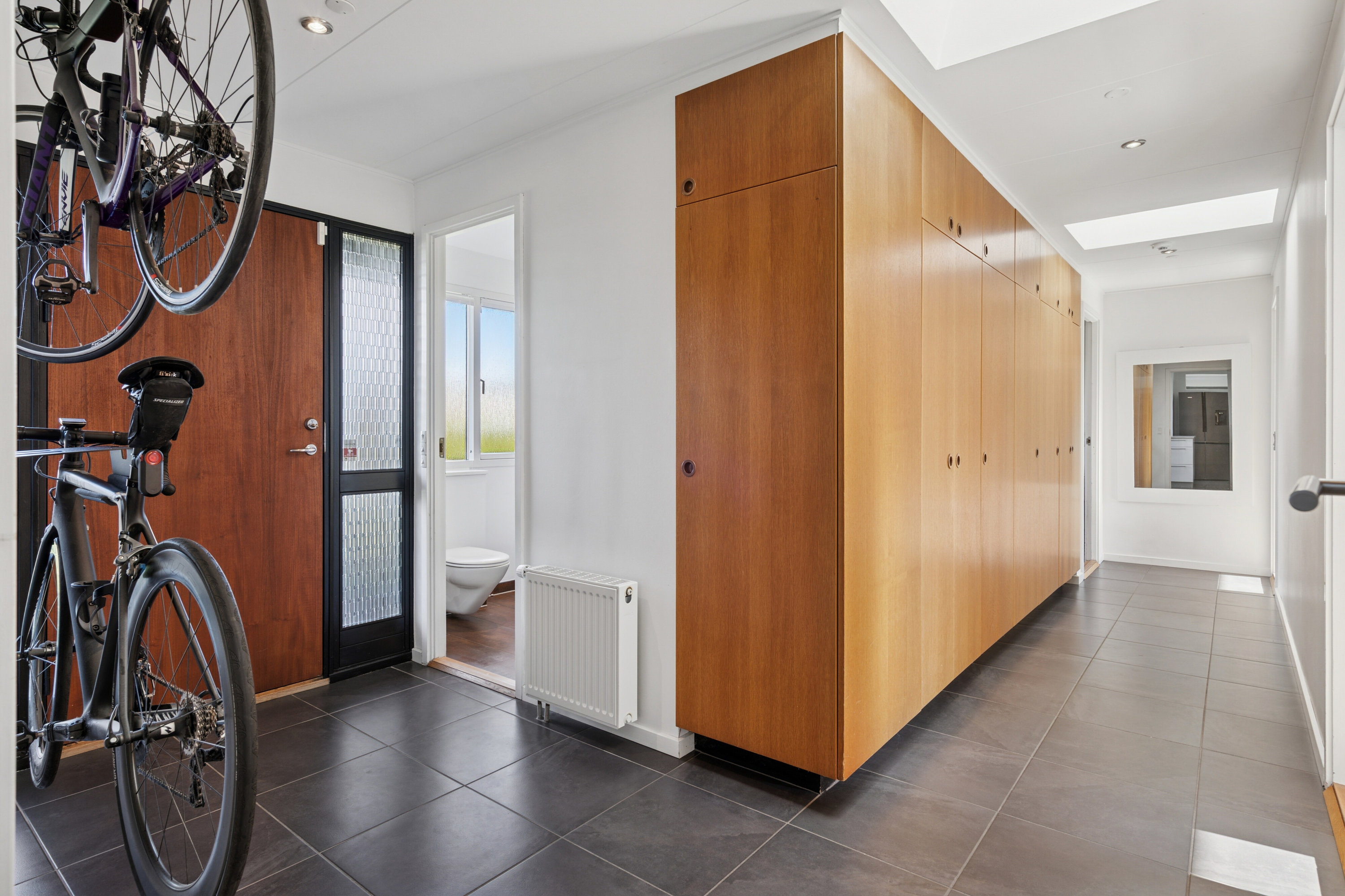 Fremhævet gang billede i fuldskærmstilstand. Billede af Gøgevej 19, 4130 Viby Sjælland