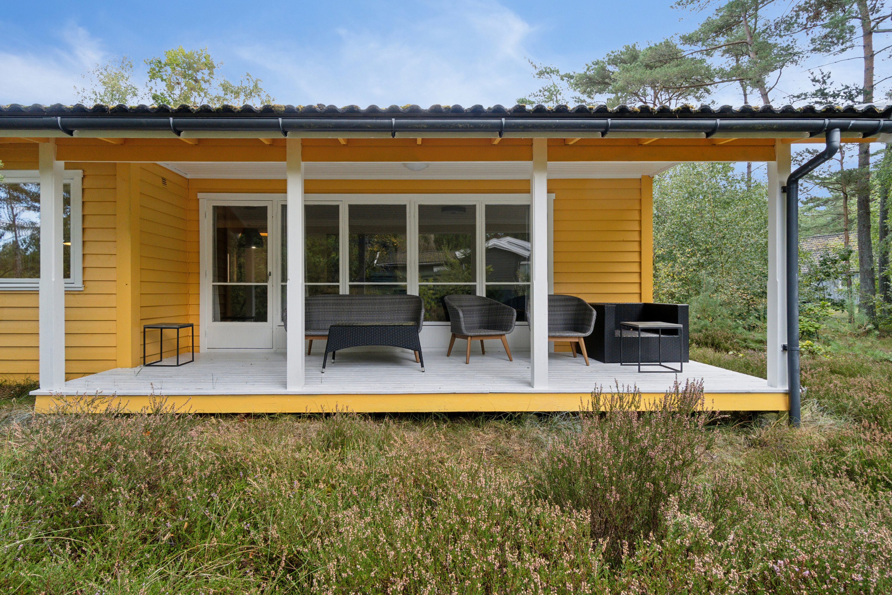 Miniaturebillede 1: set fra haven. Billede af Pilegårdsvejen 13, Poulsker, 3730 Nexø