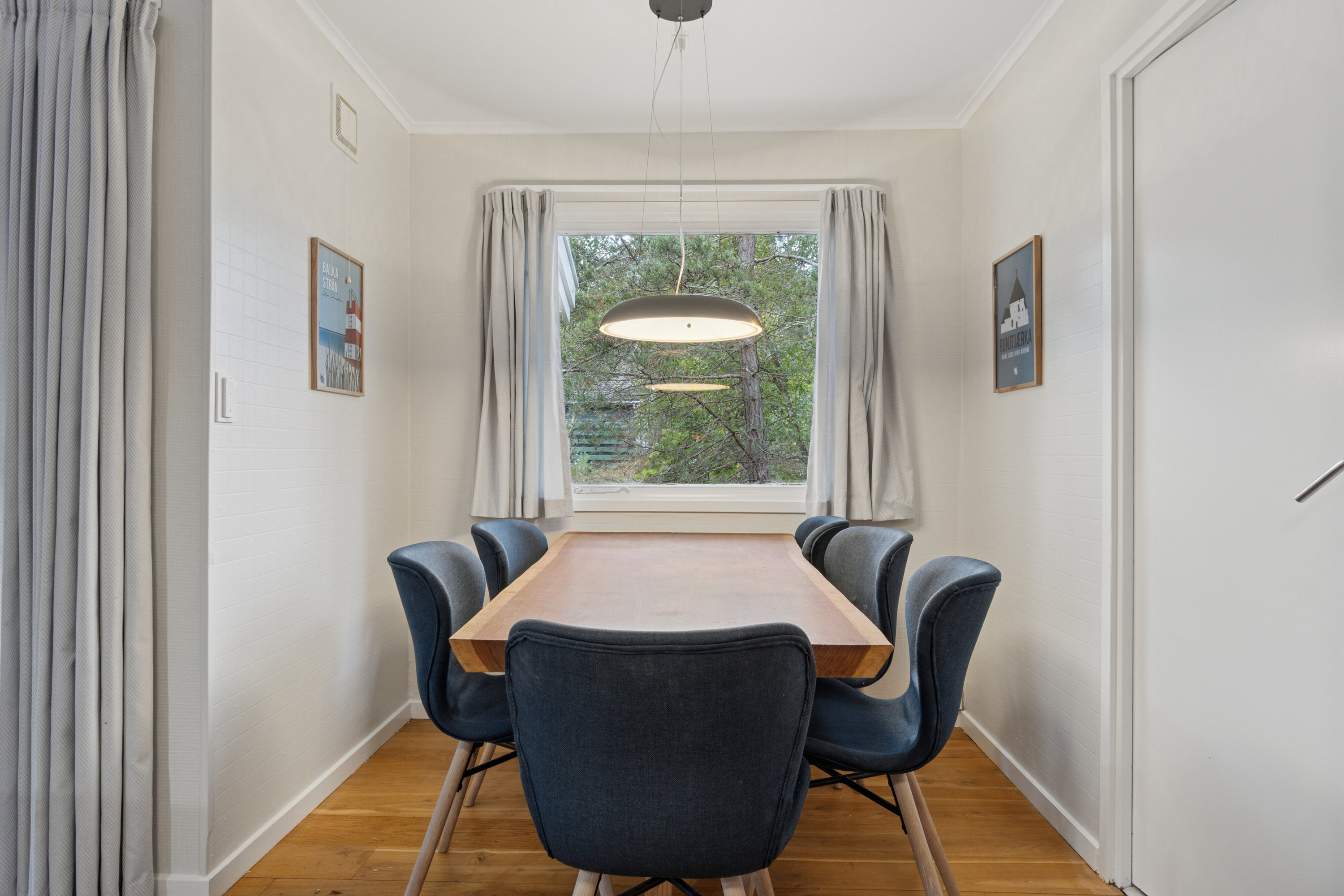 Fremhævet spisestue billede i fuldskærmstilstand. Billede af Pilegårdsvejen 13, Poulsker, 3730 Nexø