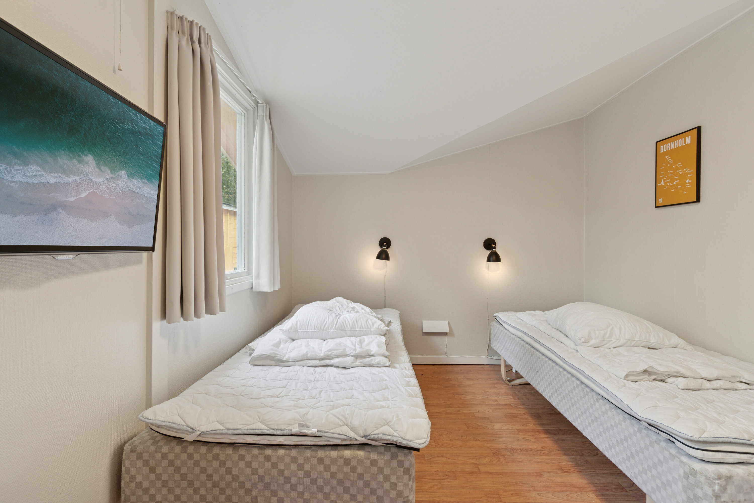 Fremhævet soveværelse billede i fuldskærmstilstand. Billede af Pilegårdsvejen 13, Poulsker, 3730 Nexø