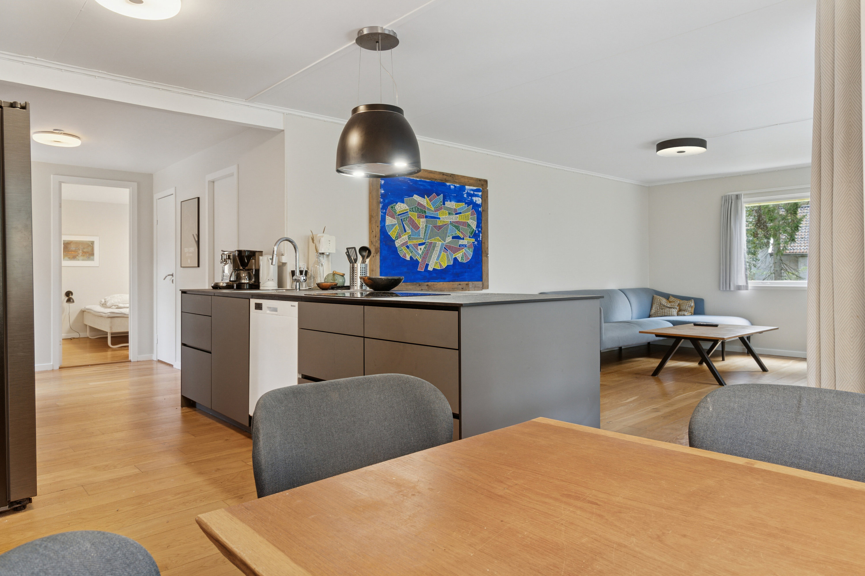 Fremhævet spisestue billede i fuldskærmstilstand. Billede af Pilegårdsvejen 13, Poulsker, 3730 Nexø