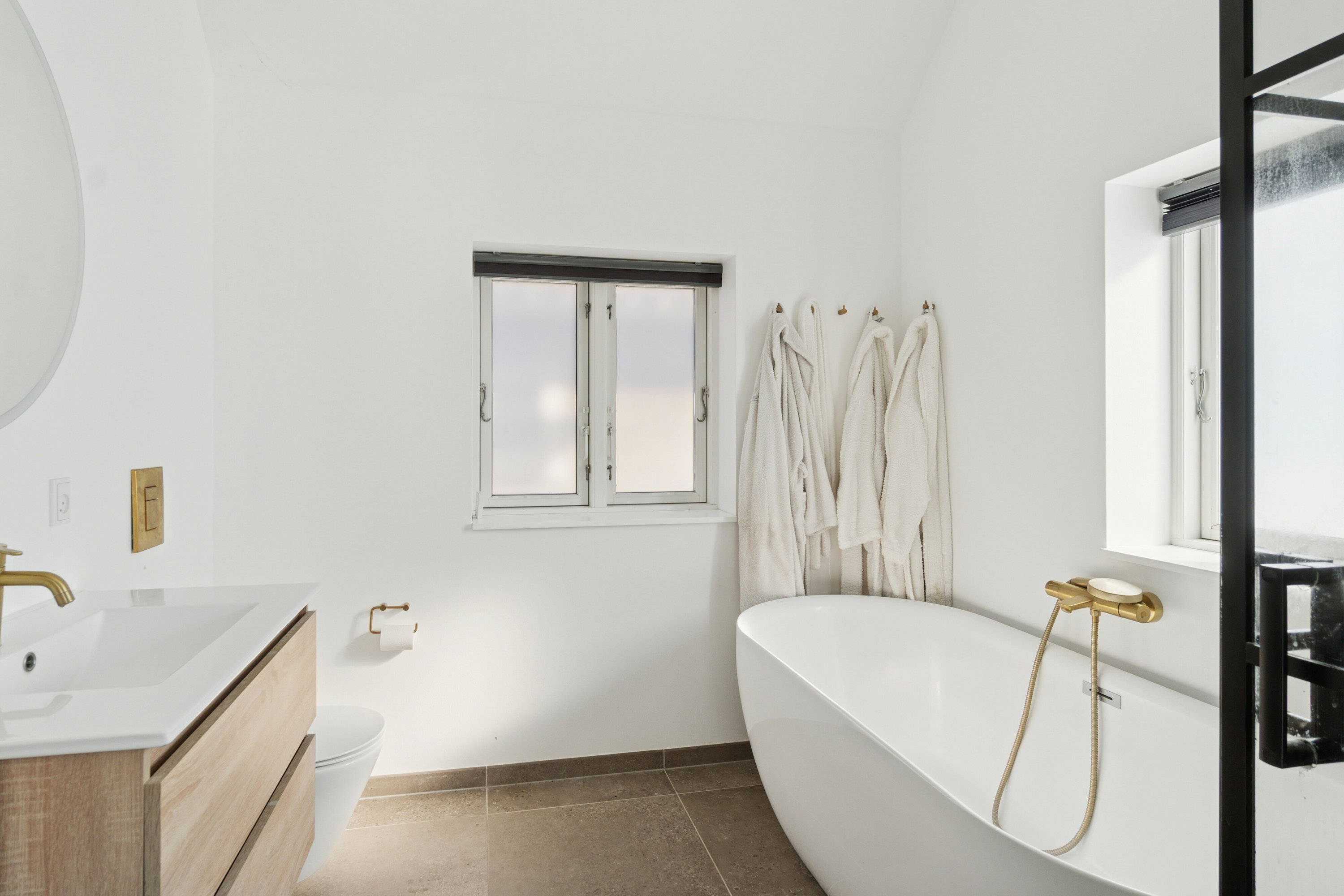 Fremhævet badeværelse billede i fuldskærmstilstand. Billede af Toftevej 6, 4270 Høng