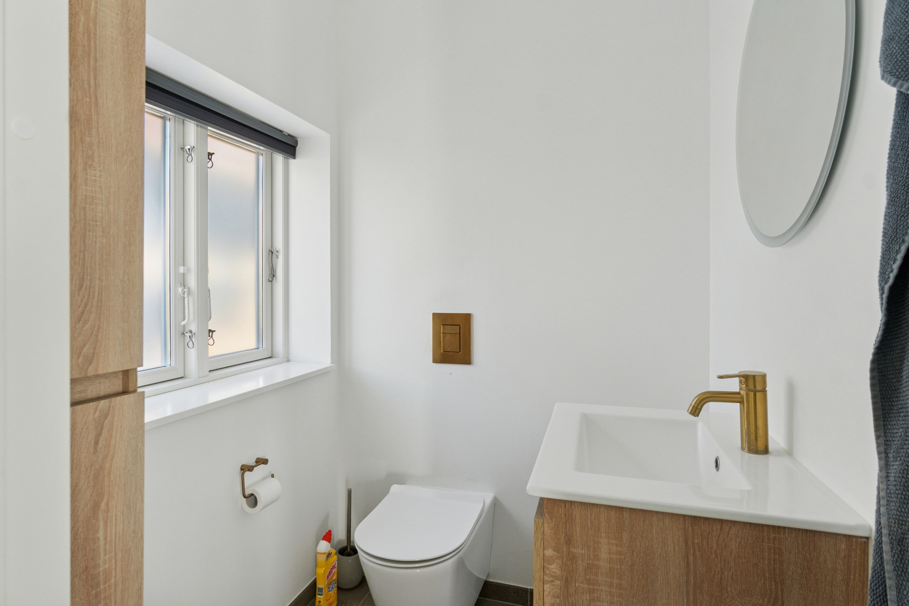 Fremhævet badeværelse billede i fuldskærmstilstand. Billede af Toftevej 6, 4270 Høng