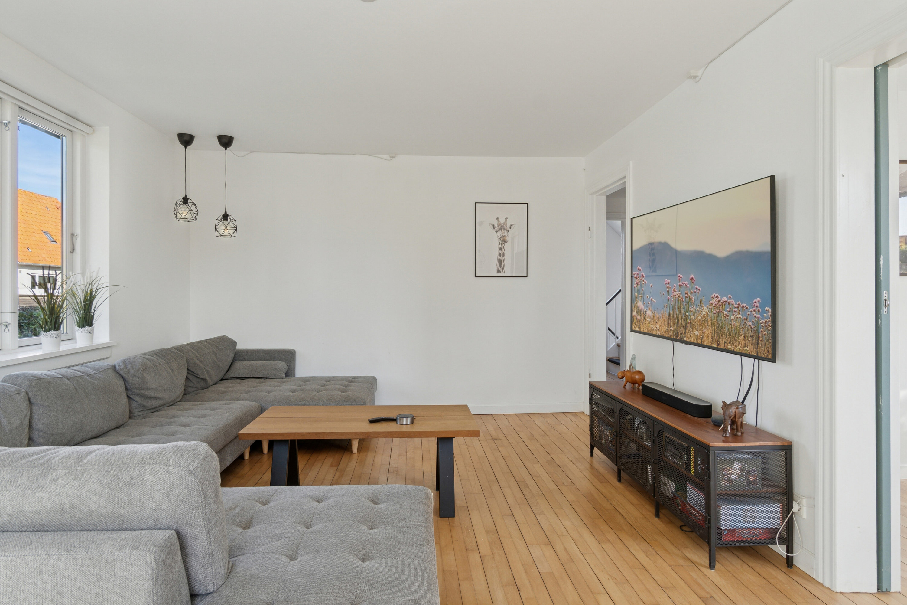 Fremhævet stue billede i fuldskærmstilstand. Billede af Toftevej 6, 4270 Høng