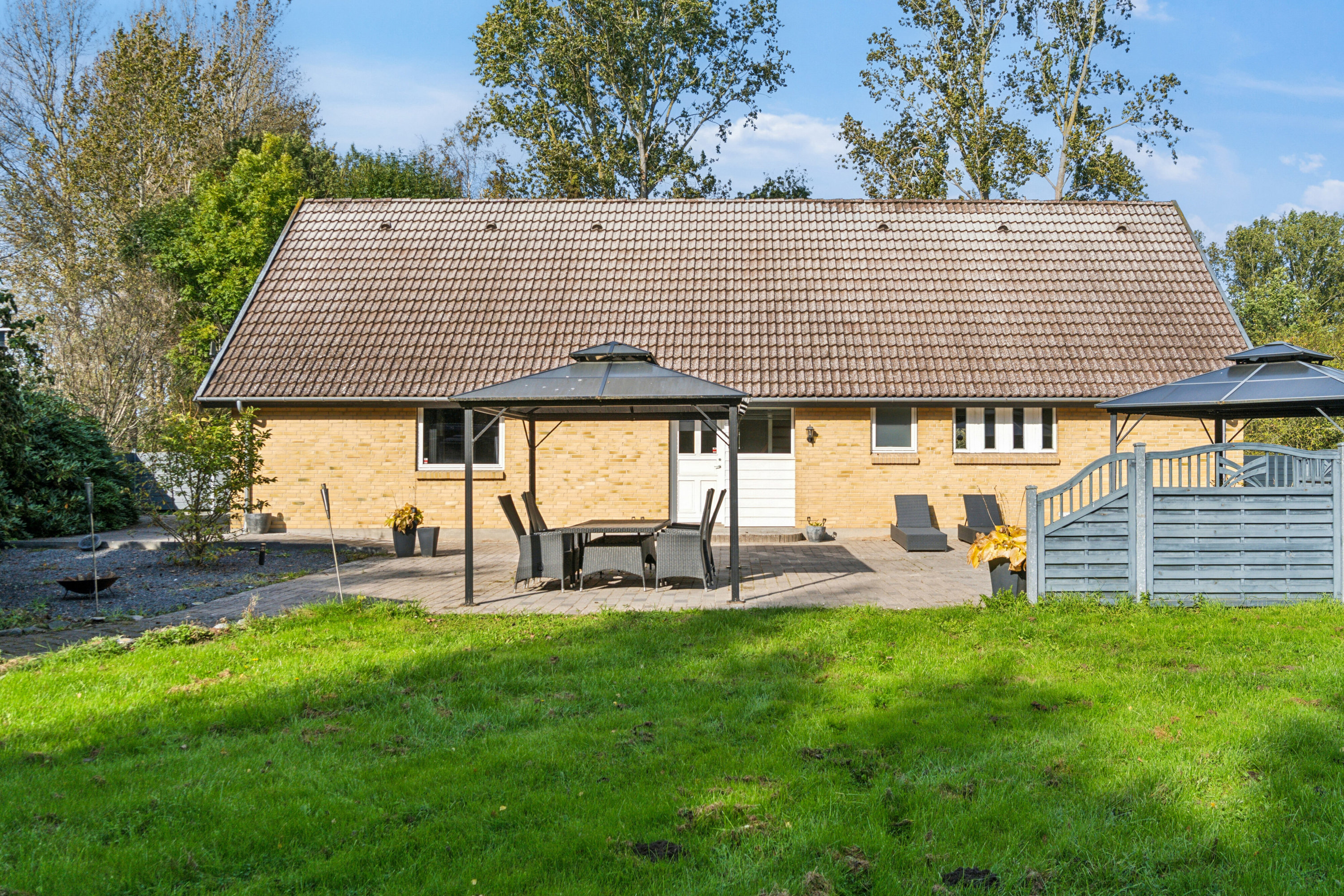 Fremhævet set fra haven billede i fuldskærmstilstand. Billede af Eskebjergvej 101B, 4400 Kalundborg