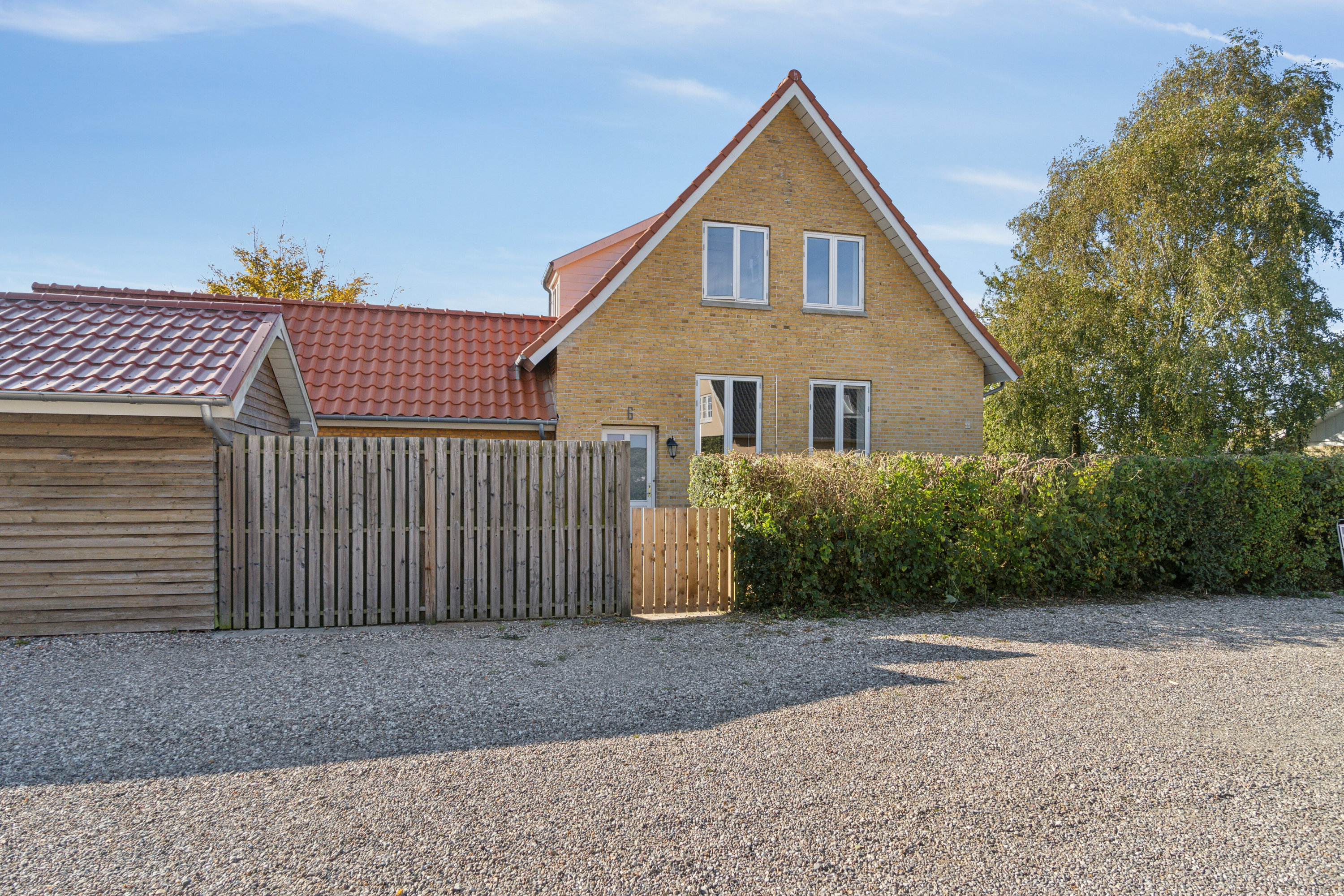 Fremhævet set fra vejen billede i fuldskærmstilstand. Billede af Toftevej 6, 4270 Høng