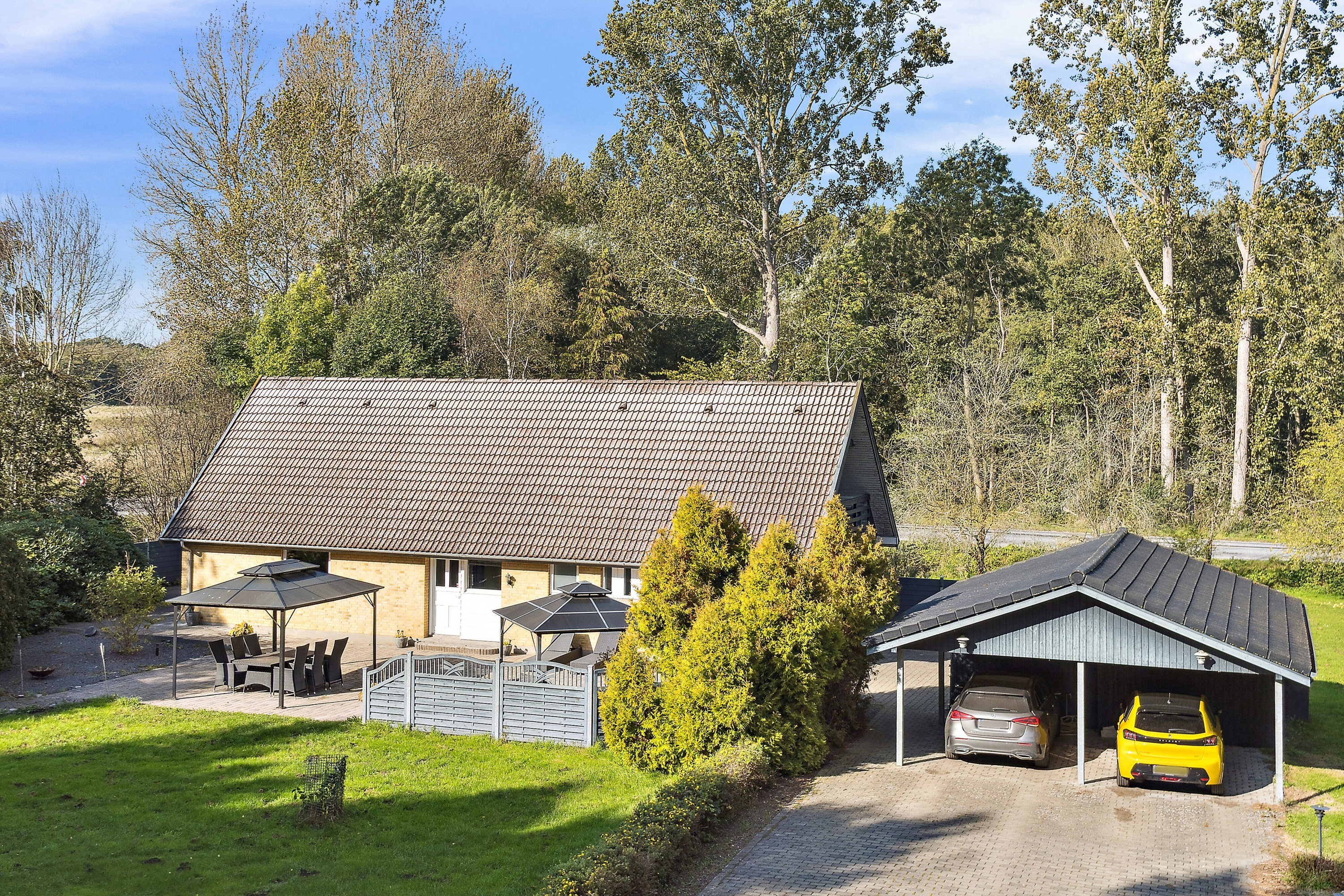 Villa: Set fra vejen på Eskebjergvej 101B, 4400 Kalundborg