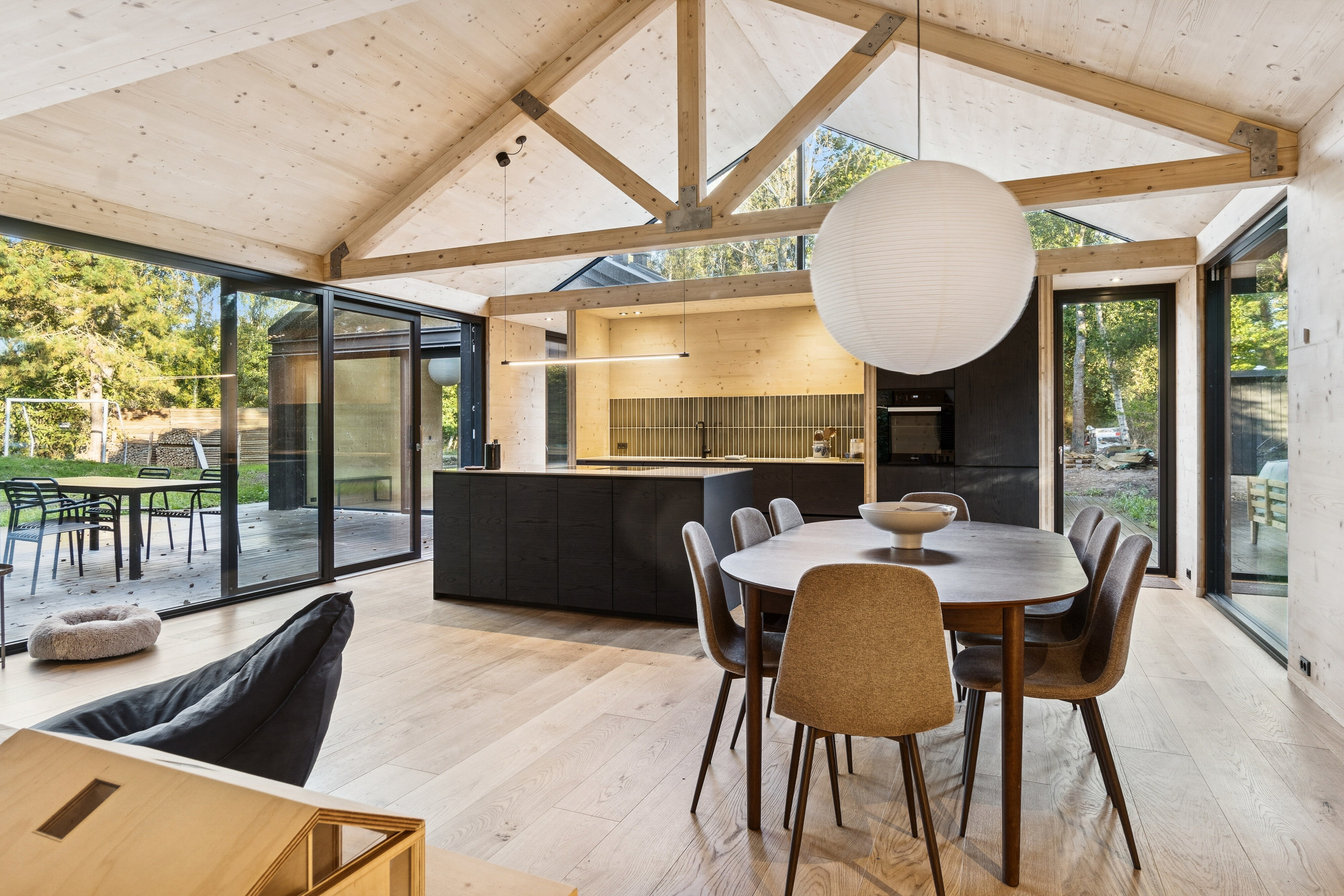 Fremhævet spisestue billede i fuldskærmstilstand. Billede af Bornholmsvej 17A, Overby Lyng, 4583 Sjællands Odde